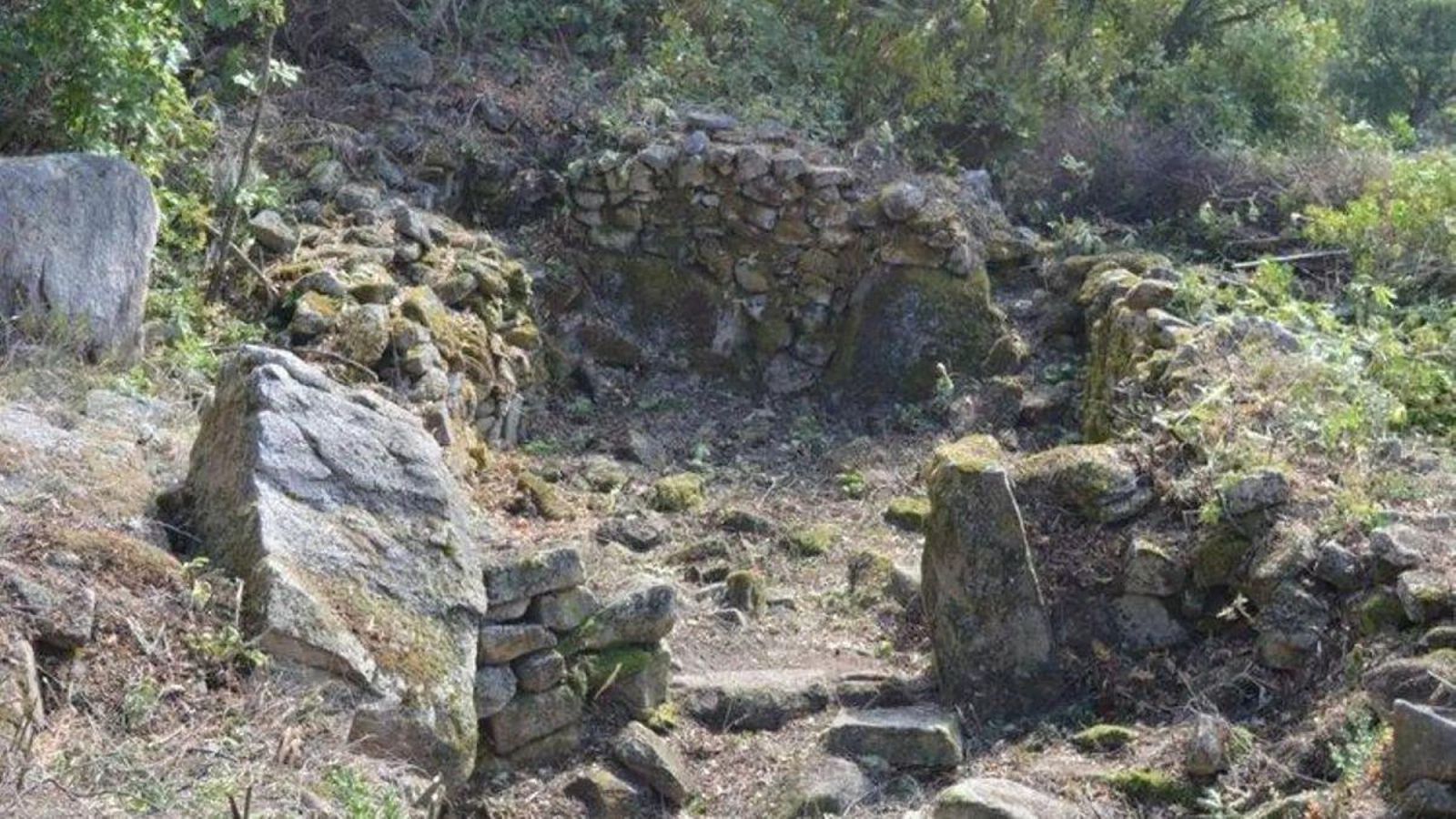 Castro Muro da Cidade recuperado en 2016 en Medeiros (Monterrei).