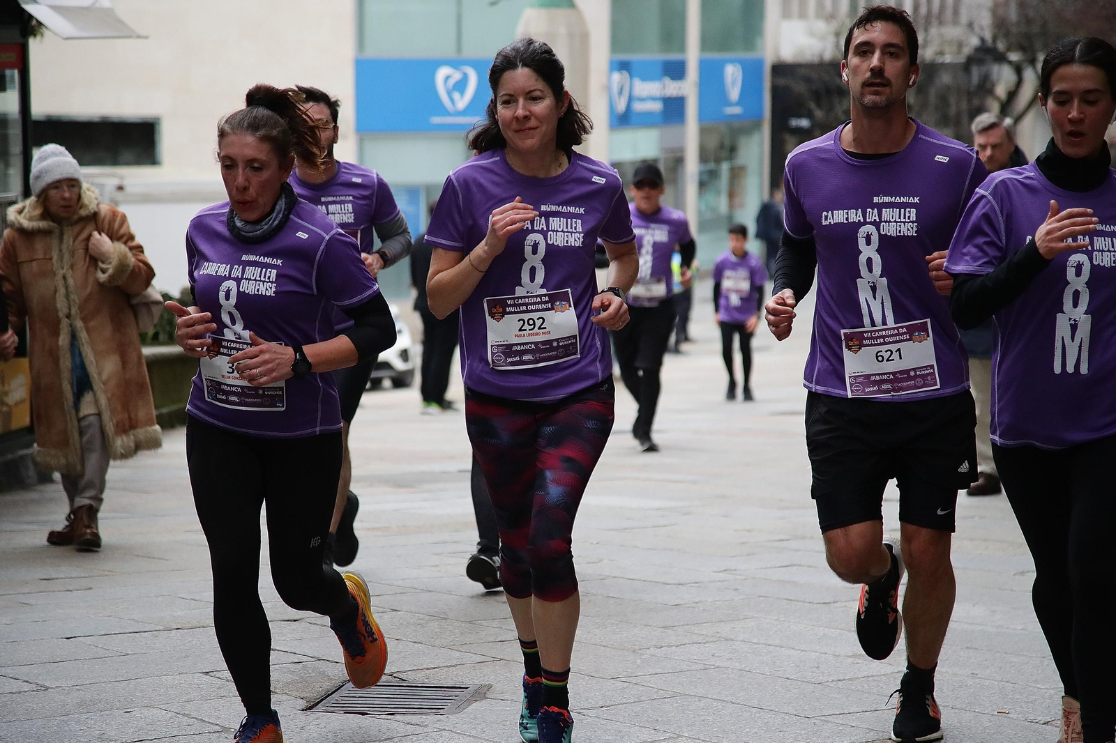 Galería | Ourense se viste de morado para correr la Carreira da Muller