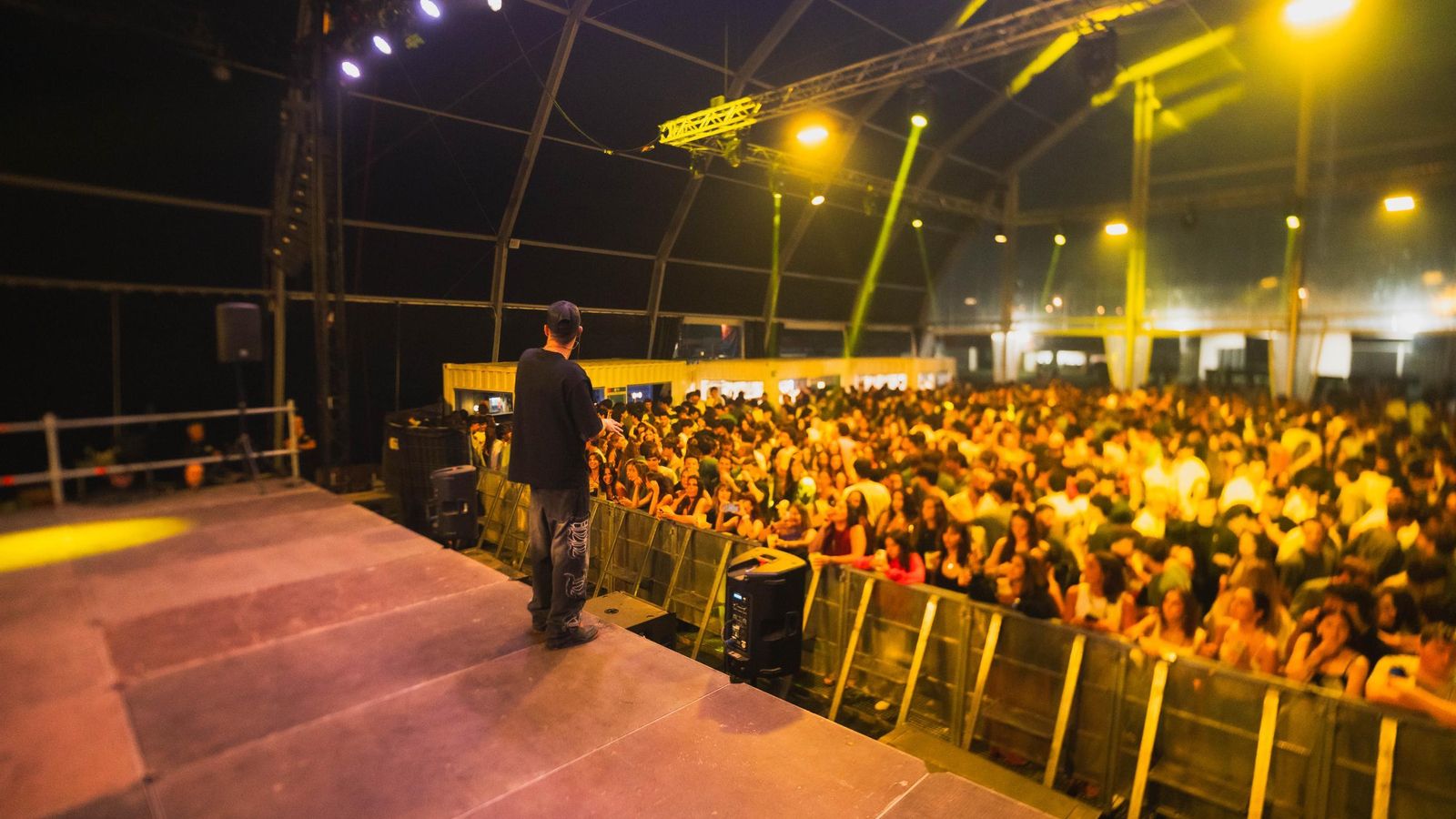 El público vibró con los ritmos del Electrolatino.