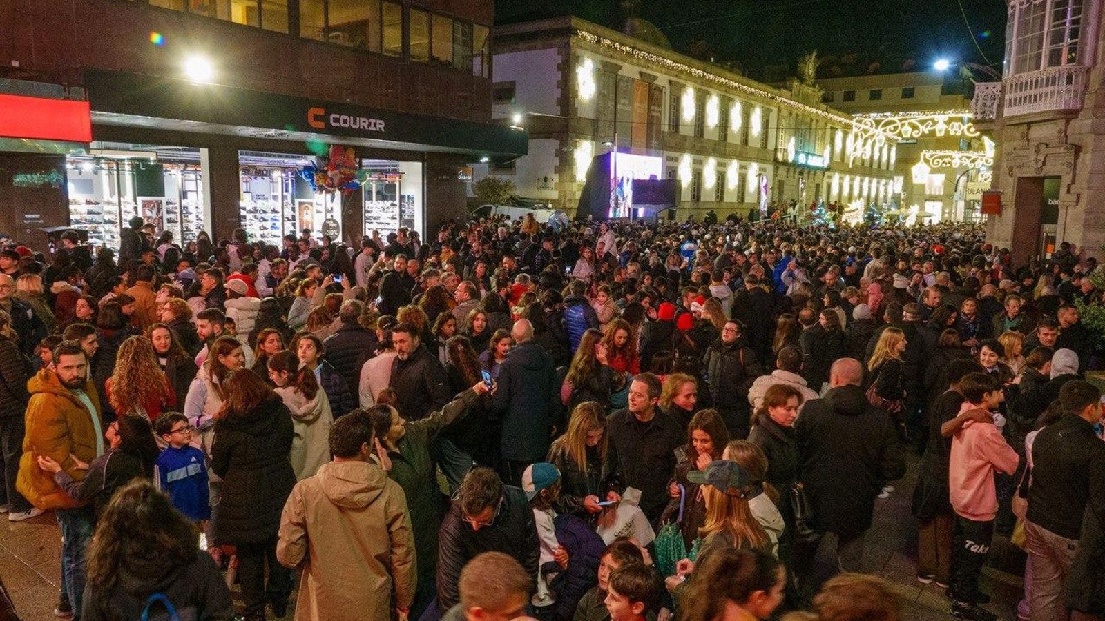 Galería | Vigo se ilumina con las luces de Navidad 2025