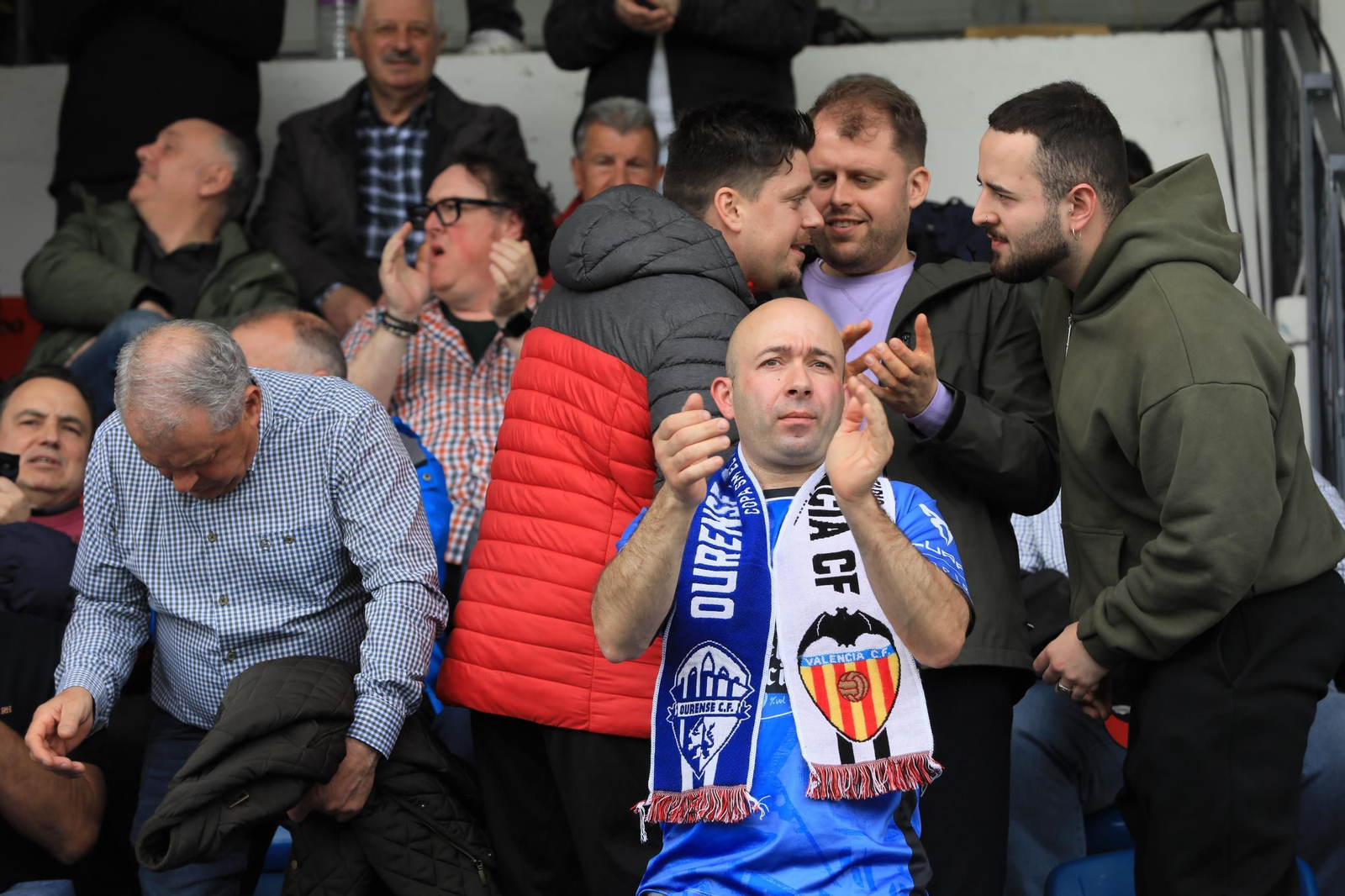 Galería |  Tarde triste en O Couto con el Ourense CF en descenso tras la derrota