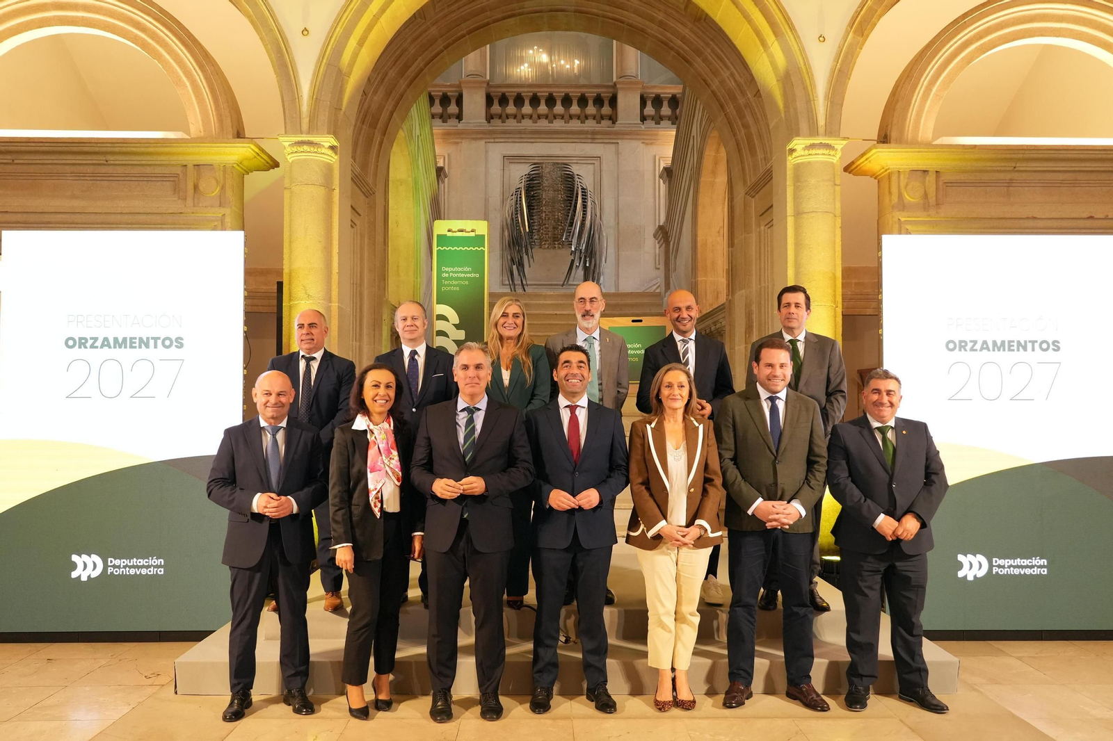 El gobierno provincial en la presentación de los presupuestos de 2027 en el Pazo de Pontevedra.