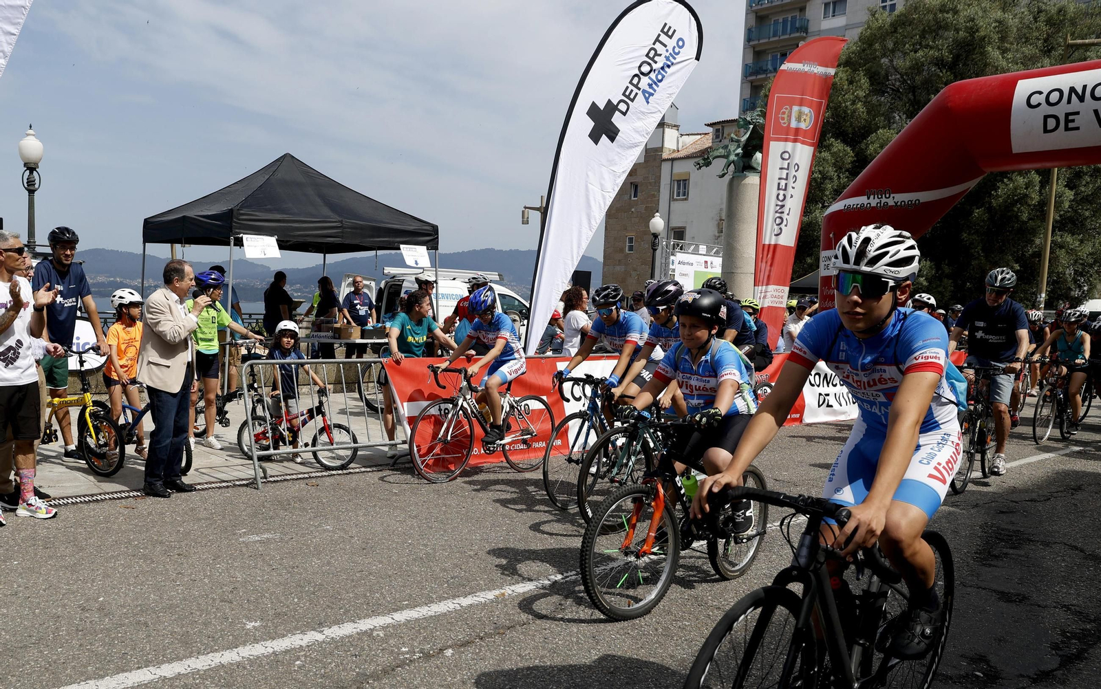 Galería | El ciclismo toma Vigo con la primera edición del Día de la Bici de Atlántico