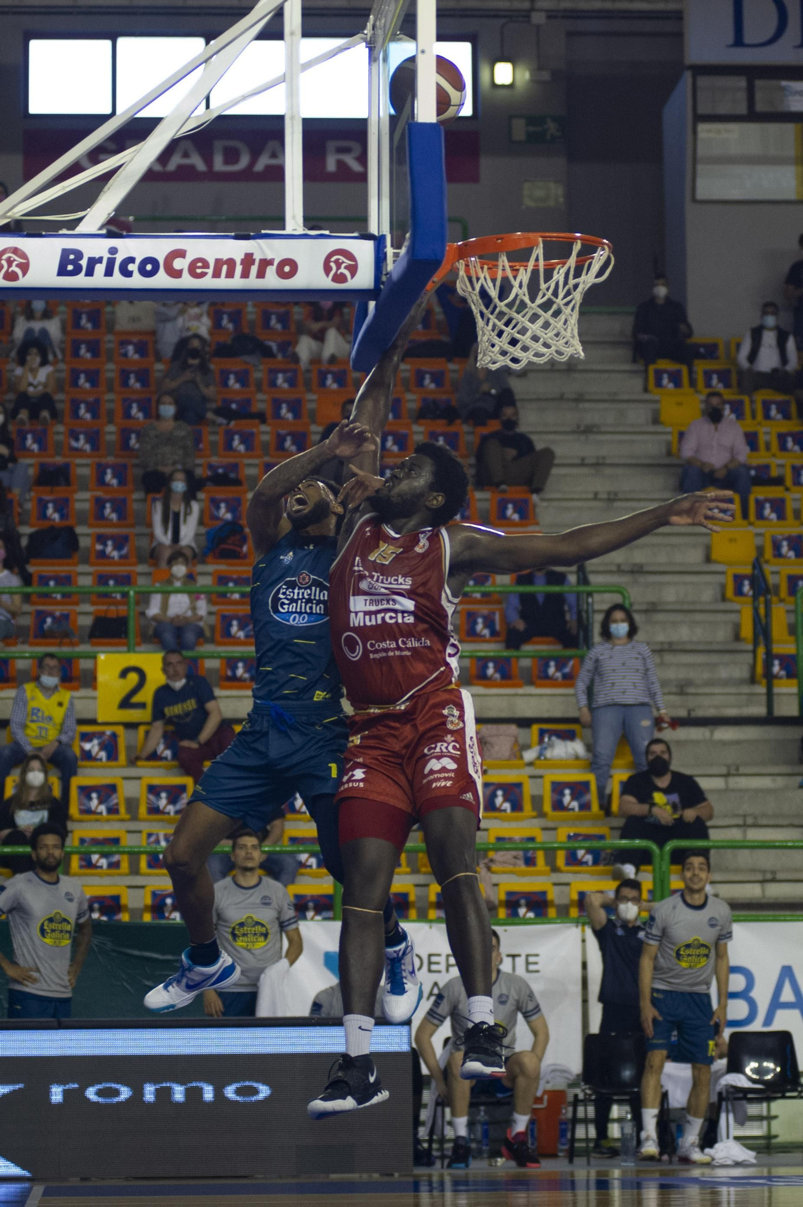 Baloncesto en el Pazo Paco Paz COB-Murcia
