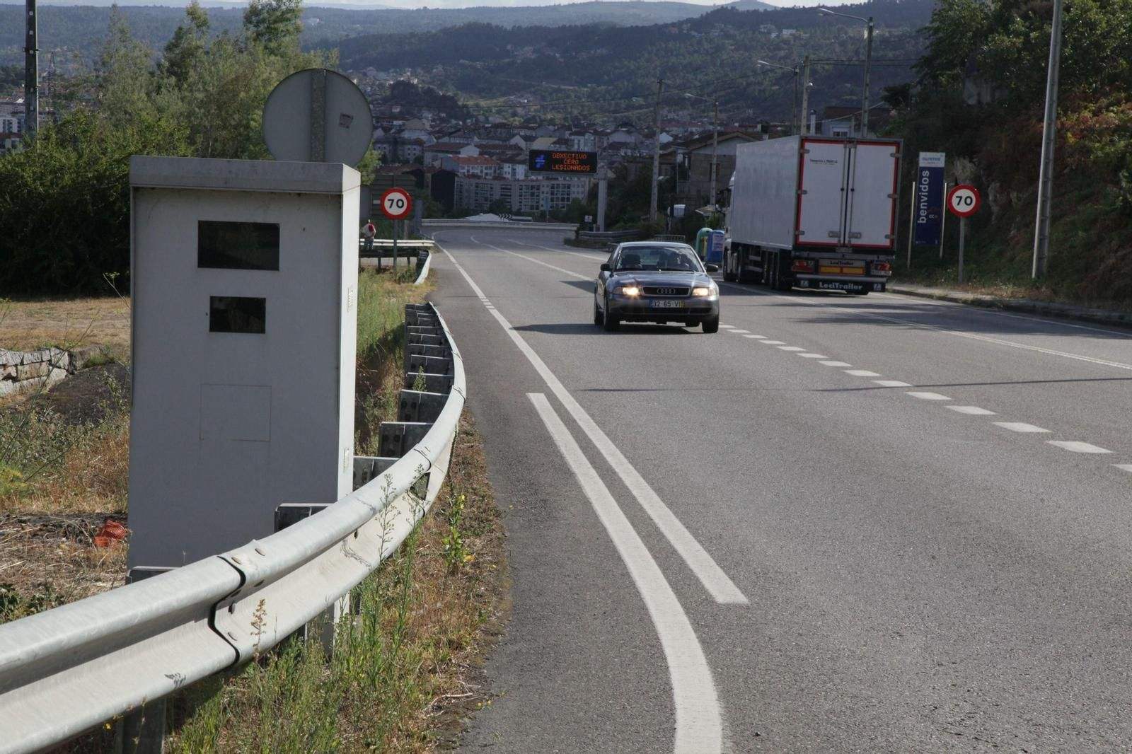 Un radar de control de velocidad a la salida de Ourense.