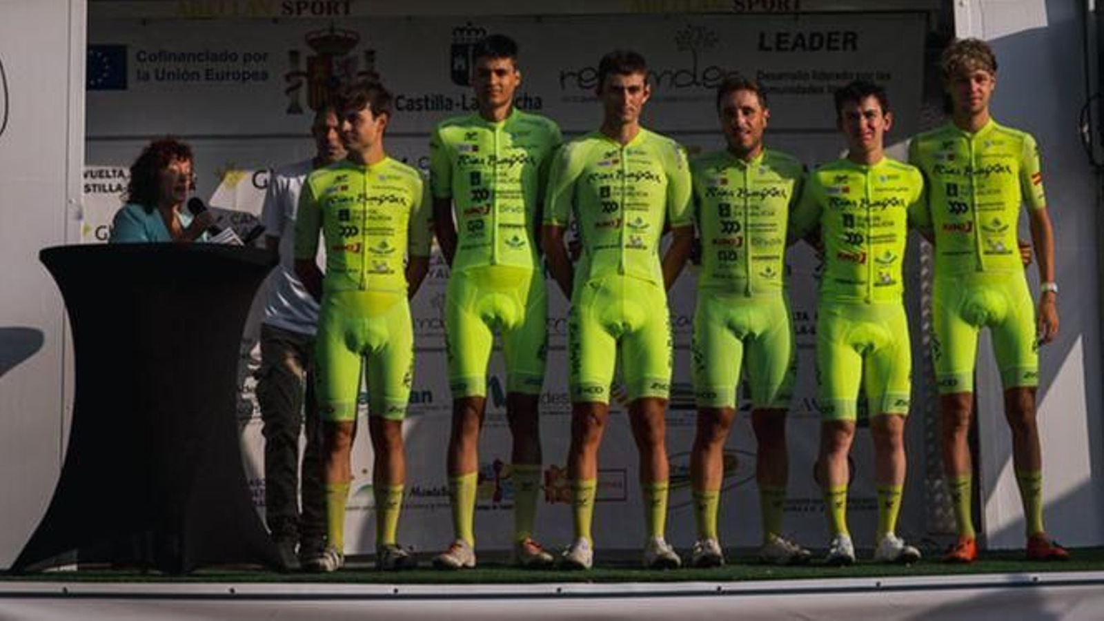 El equipo vigués ha renovado a seis corredores sub-23.