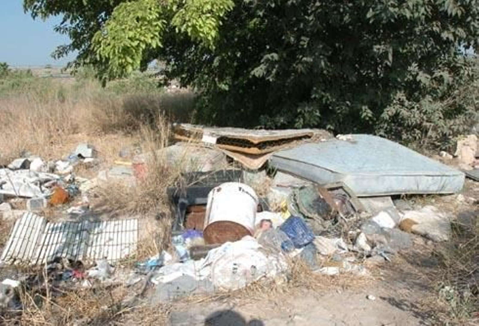 El Gobierno dará apoyo económico para clausurar los vertederos ilegales.