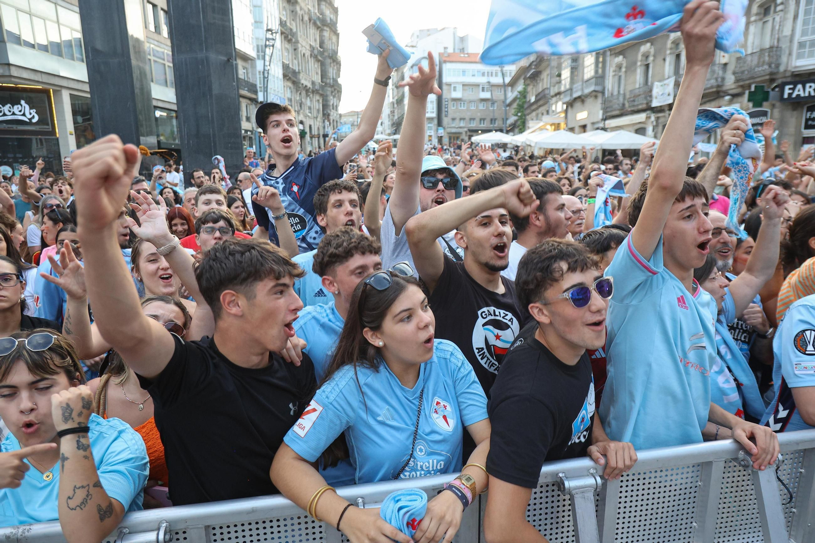 Galería | El Celta Fortuna celebra en Porta do Sol el ascenso a Segunda