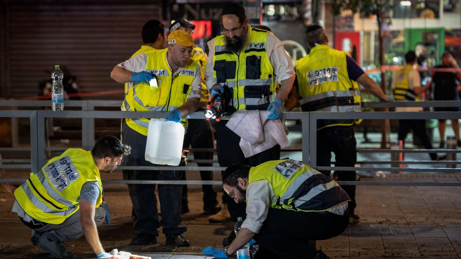 La policía forense tras los tiroteos en Tel Aviv. Foto: EP