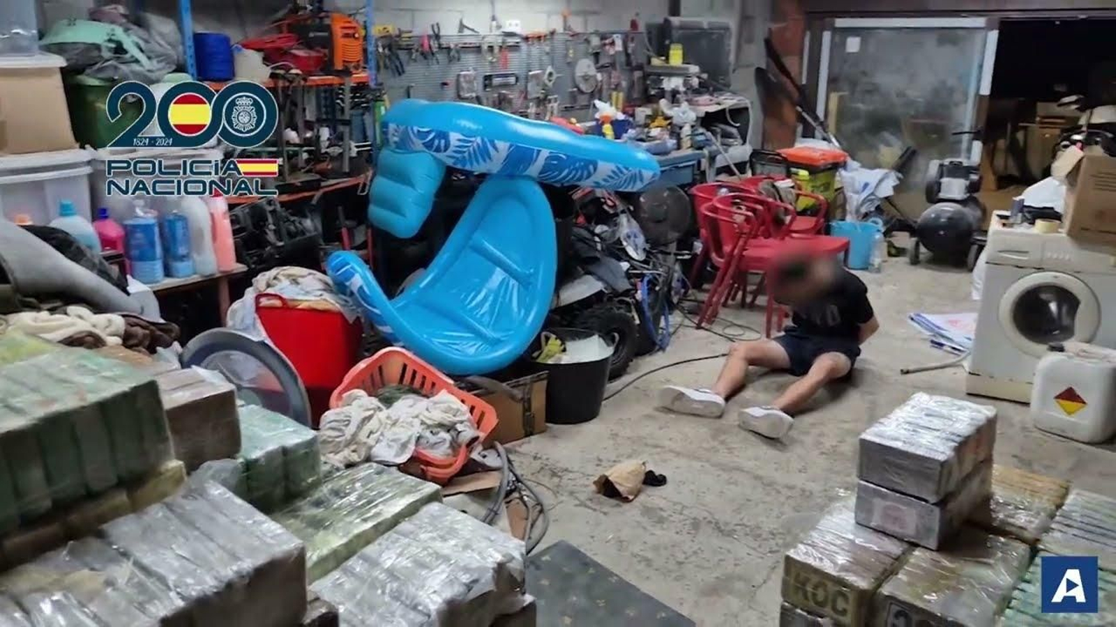 Vídeo | Así descubrieron 1.410 kilos de cocaína escondidos en un cobertizo en A Pobra