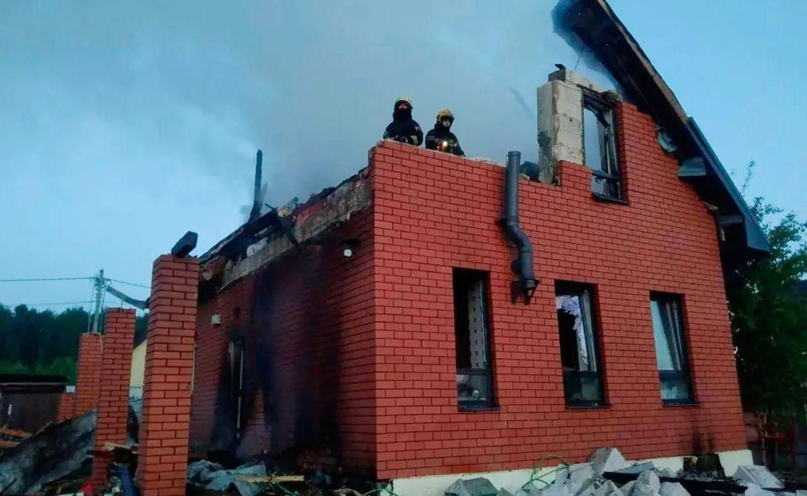 Imagen de una casa familiar tras el impacto de un dron ucraniano este fin de semana.