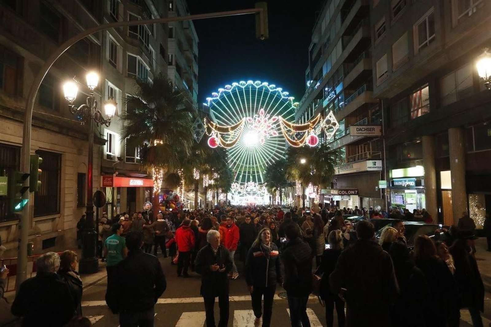 Los turistas invaden Vigo en el Puente164