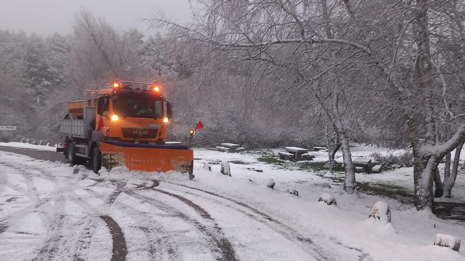 Arranca la temporada de quitanieves en Manzaneda