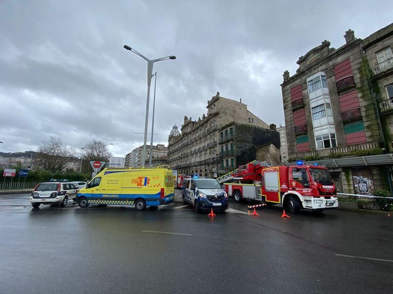 Se derrumba un edificio en el centro de Vigo_ Alberte 4