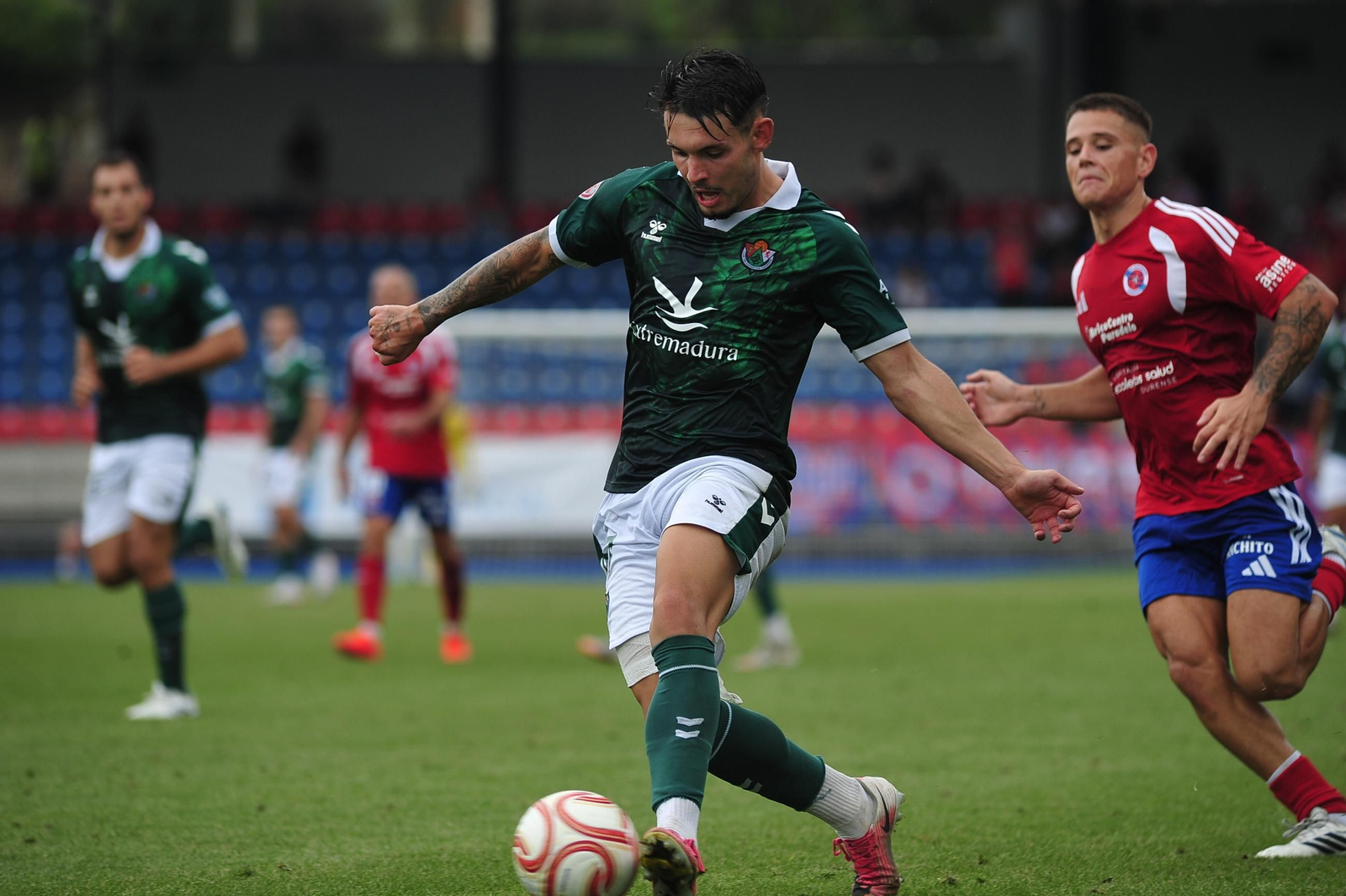 Galería | O Couto disfruta del buen tiempo y el empate de la UD Ourense ante el Cacereño