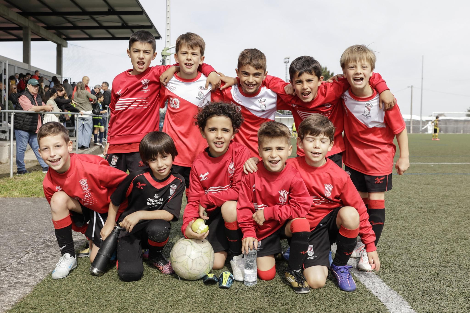 Galería | La fase intermedia del Campeonato Gallego de Fútbol 8 aterriza en Xinzo de Limia