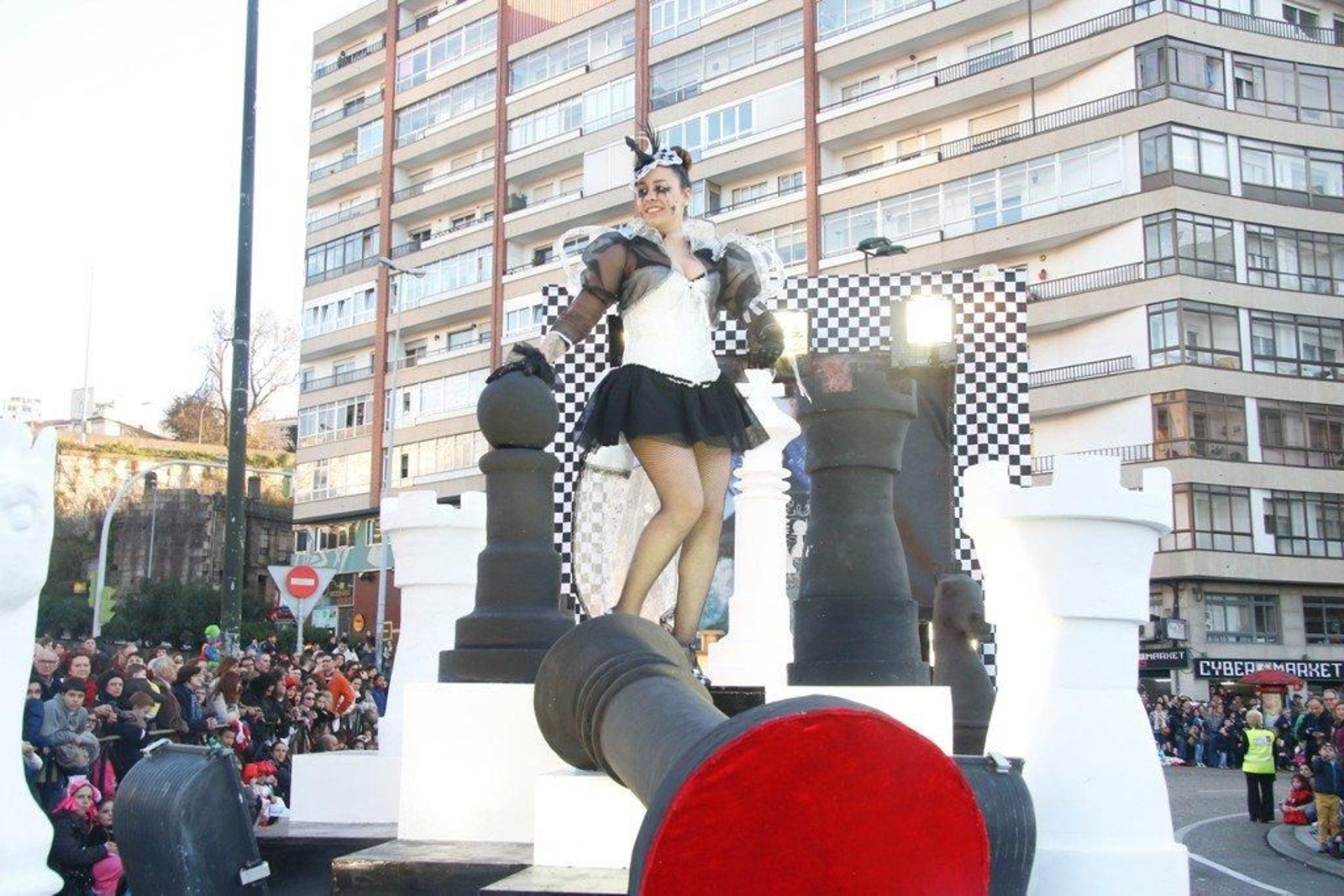 Desfile de carrozas del Carnaval Foto JV Landín 460