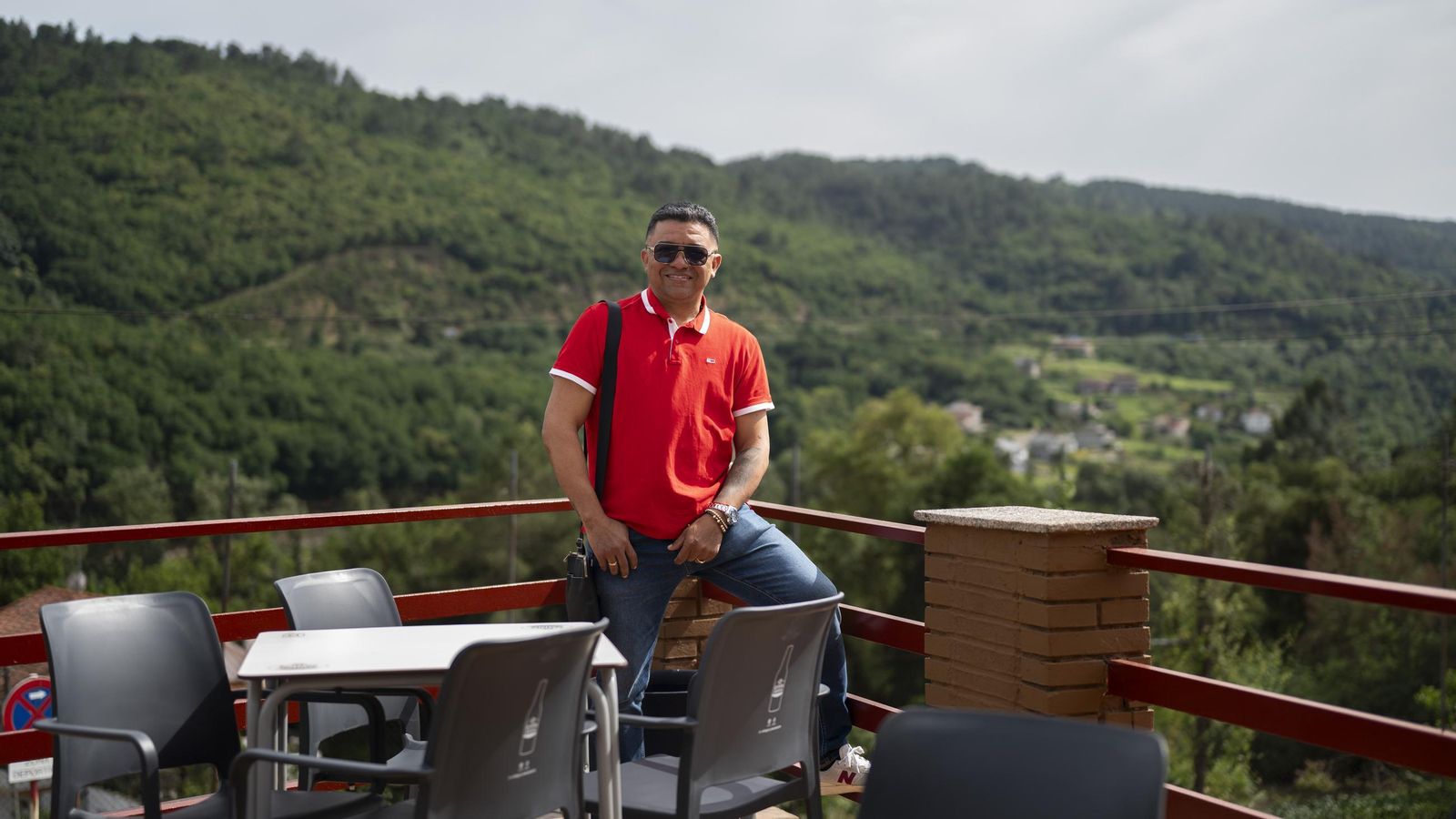 Pedro Antonio López en la terraza del Hotel Termas Camino Real.