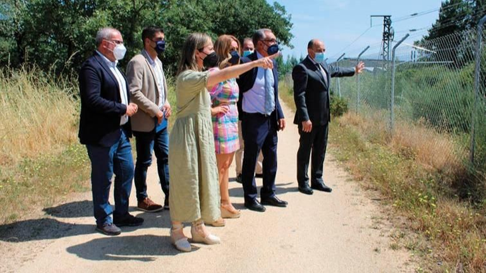 Ethel Vázquez supervisa los terrenos de la futura estación.