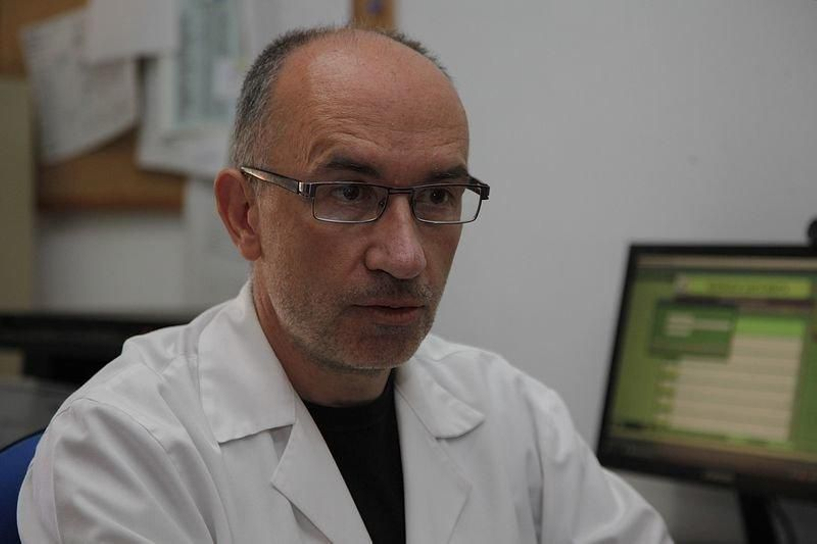 Roberto Fernández, médico de familia en Santa Marta (MIGUEL ÁNGEL)