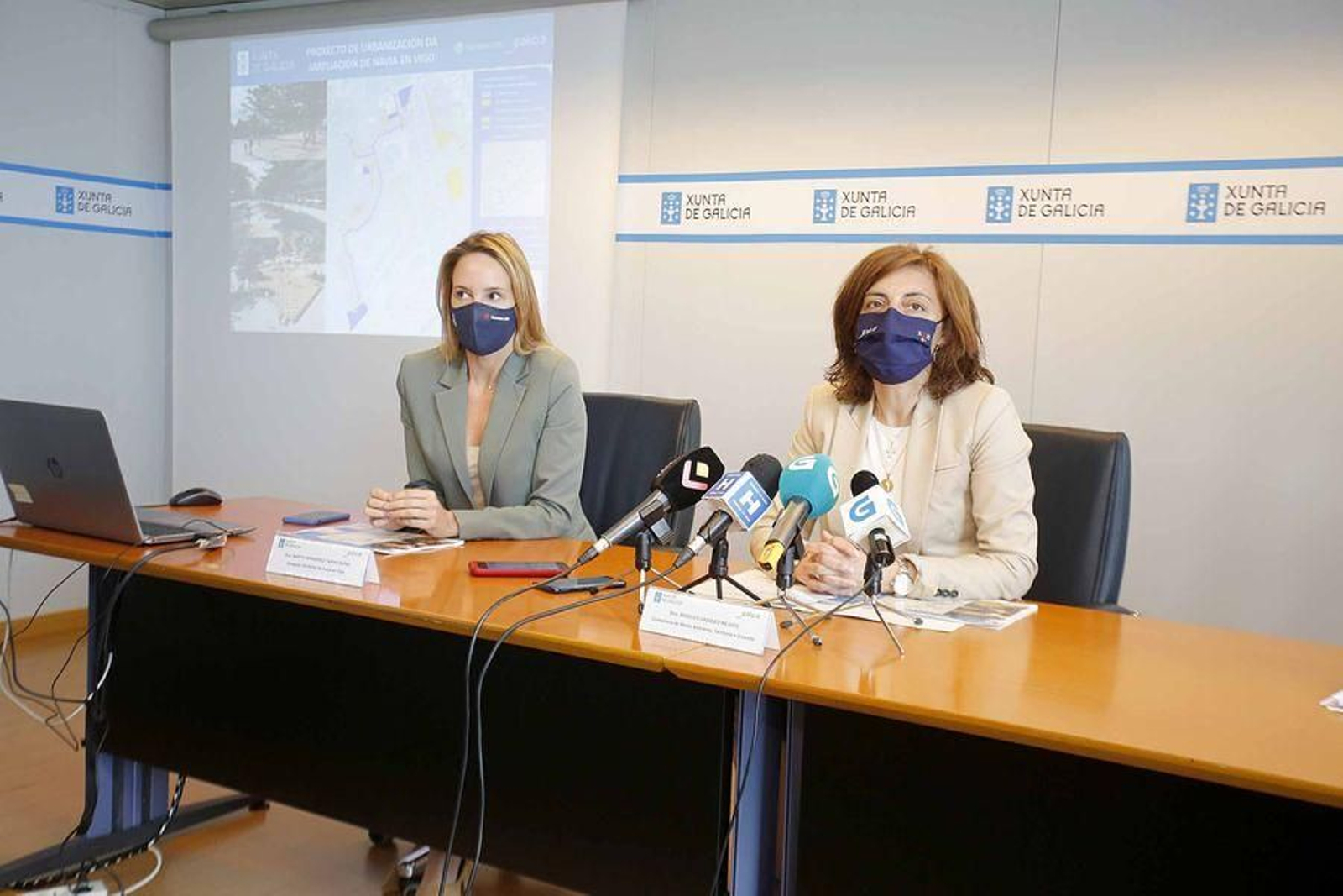 Marta Fernández-Tapias y Ángeles Vázquez.