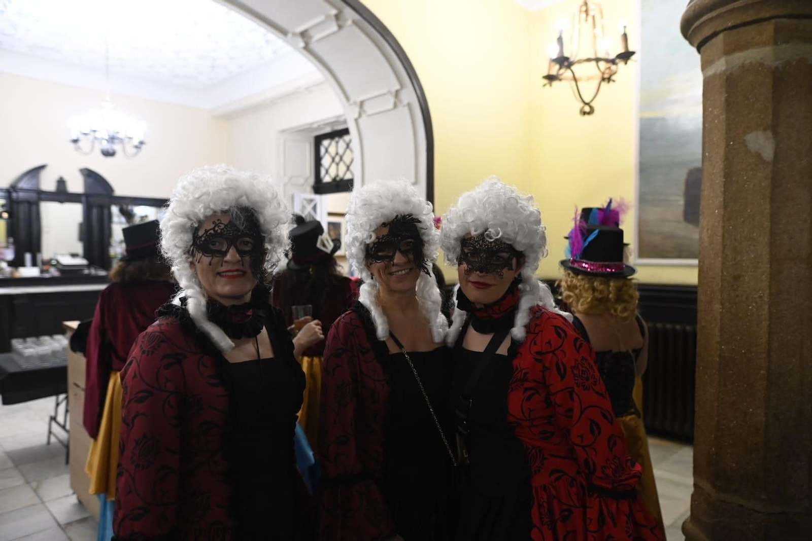 Así vivió Ourense su Jueves de Comadres