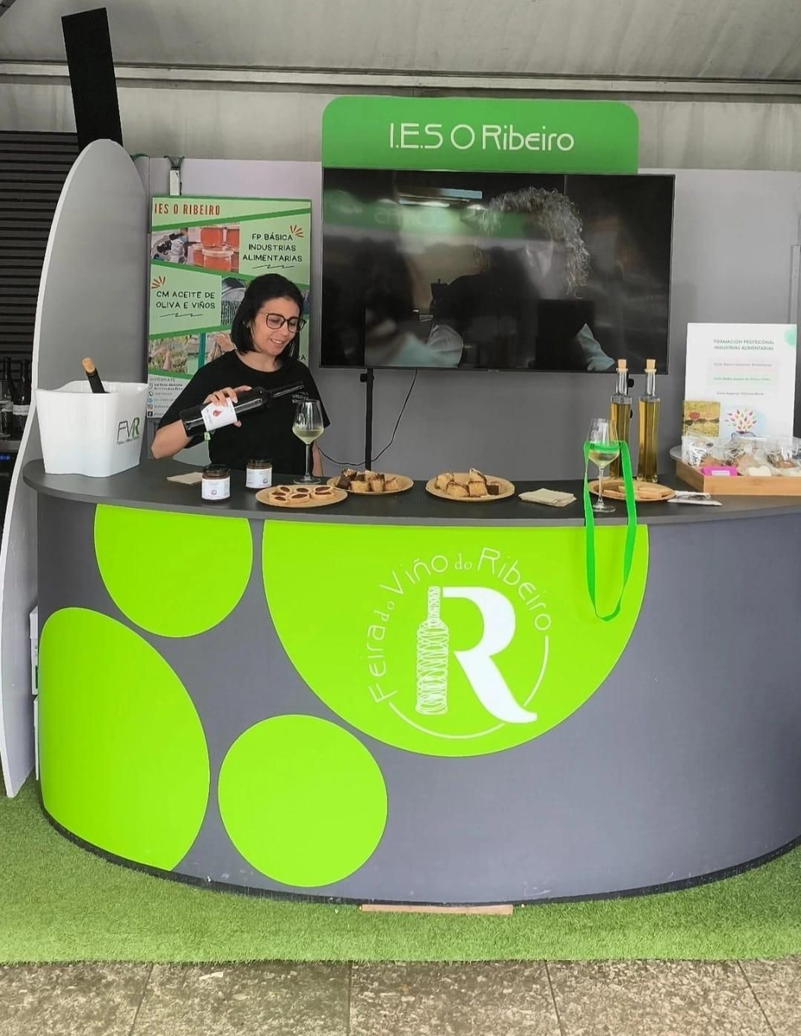 O IES O Ribeiro participou na Feira do Viño de Ribadavia