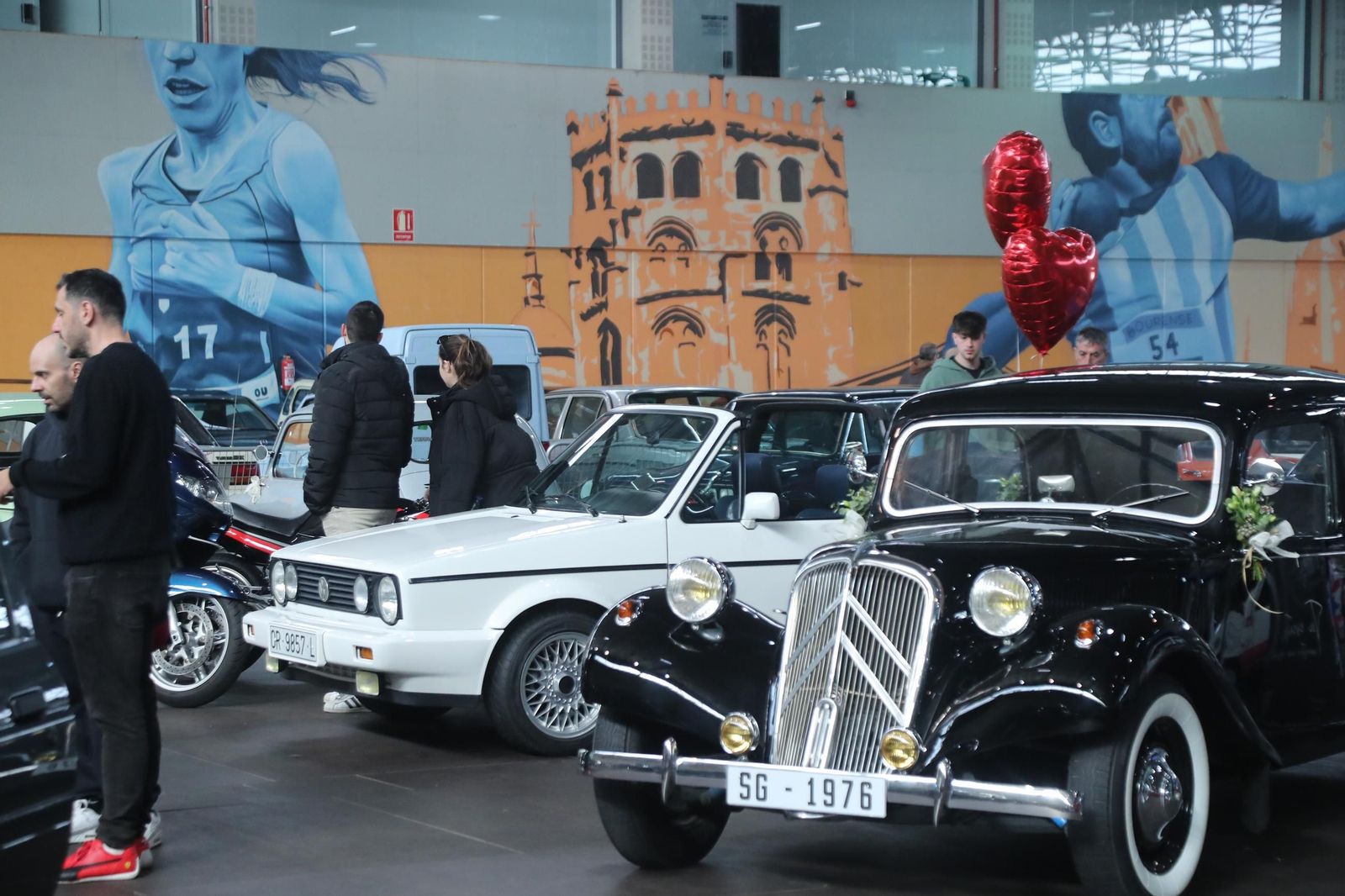 Galería | Más de un centenar de coches en el Salón del Automóvil Clásico