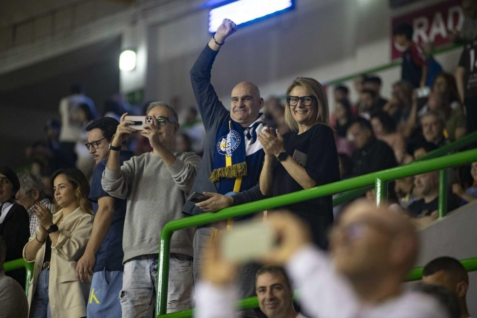 Alegría y orgullo de la victoria del equipo cobista en el Pazo.