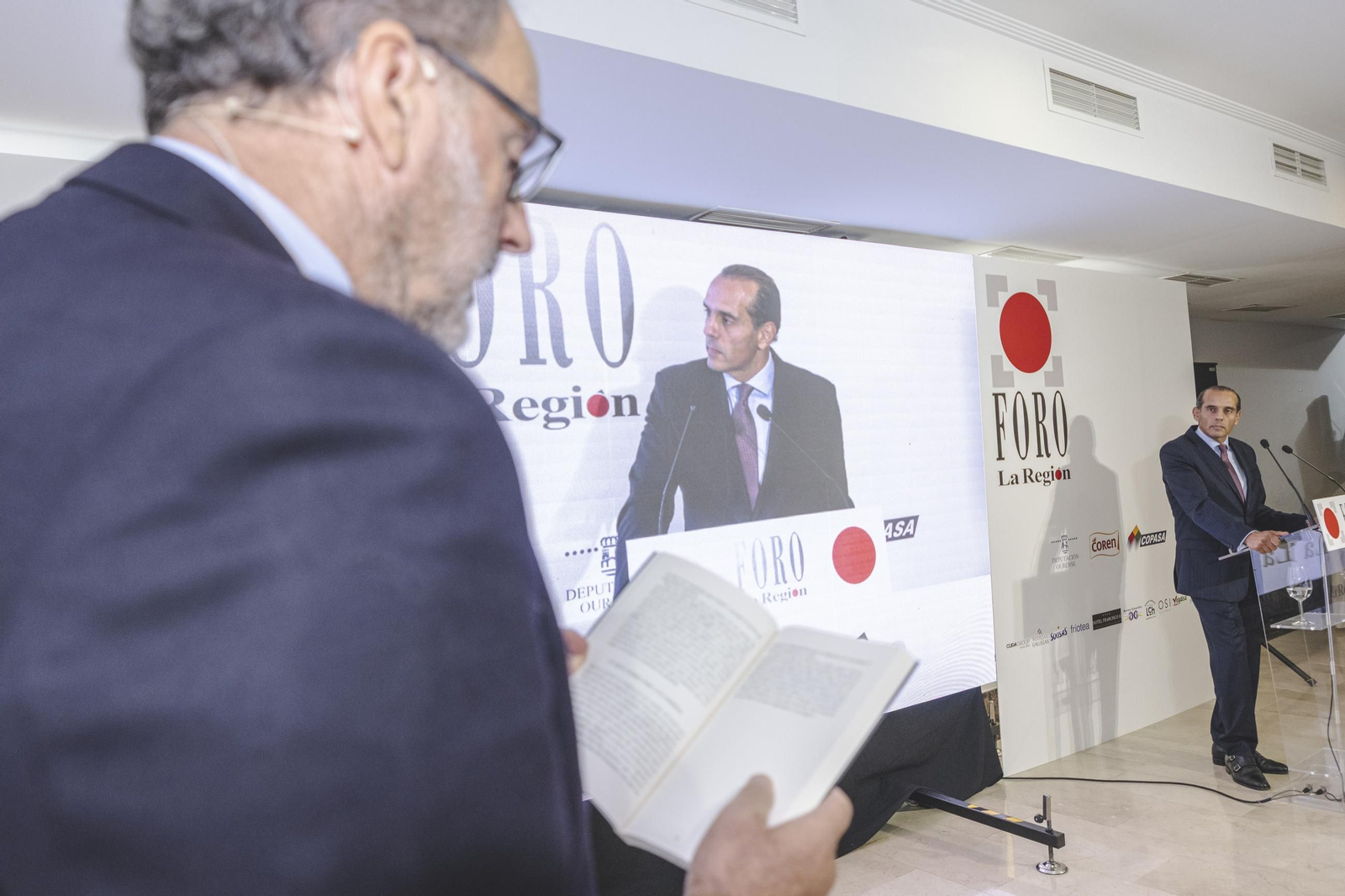 Galería | Numerosos invitados escucharon el análisis geopolítico de Juan Verde en el Foro La Región celebrado en el Restaurante Sanmiguel