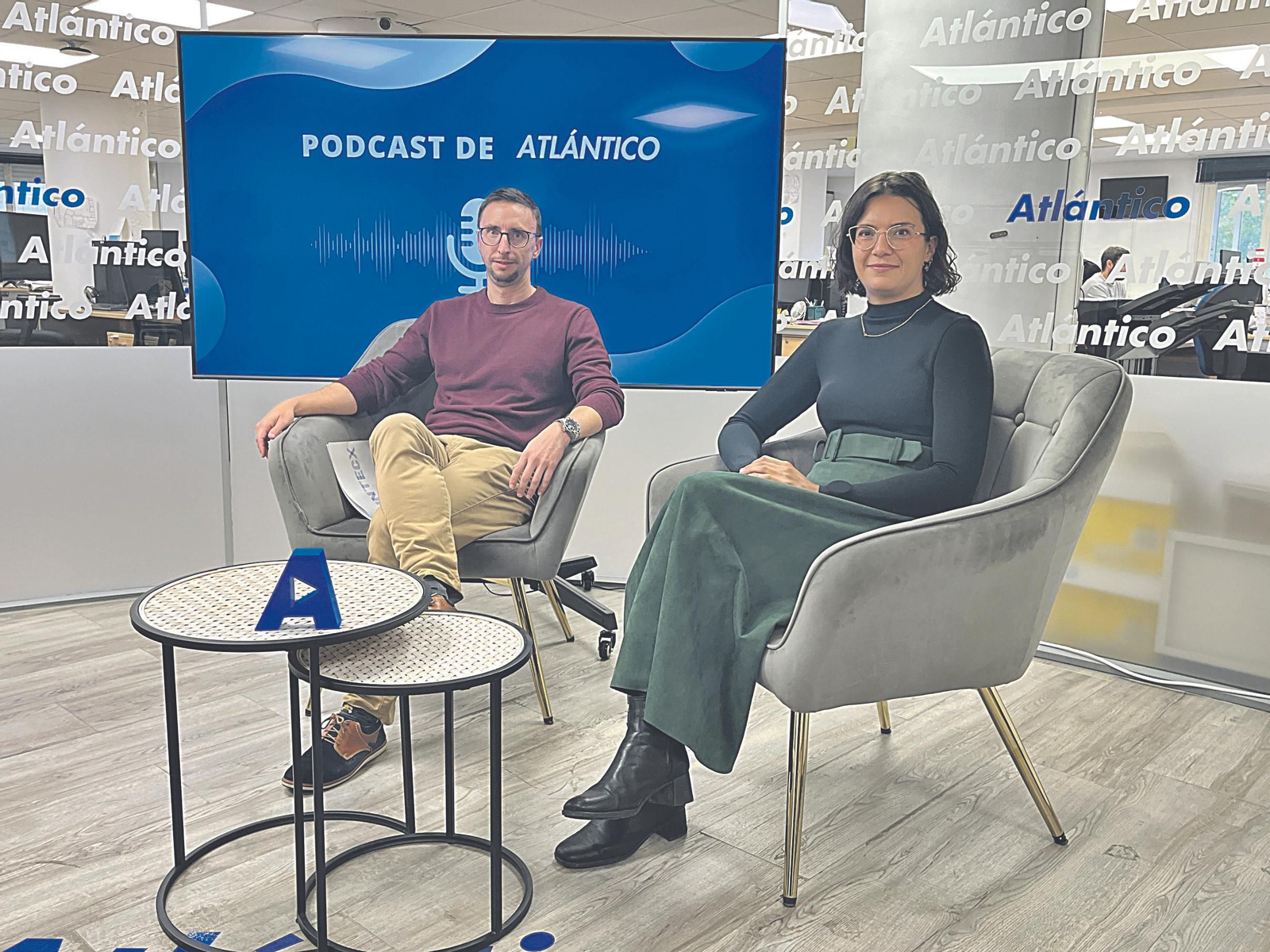 David Patiño e Aída Díez, na súa visita ao set de Atlántico TV.