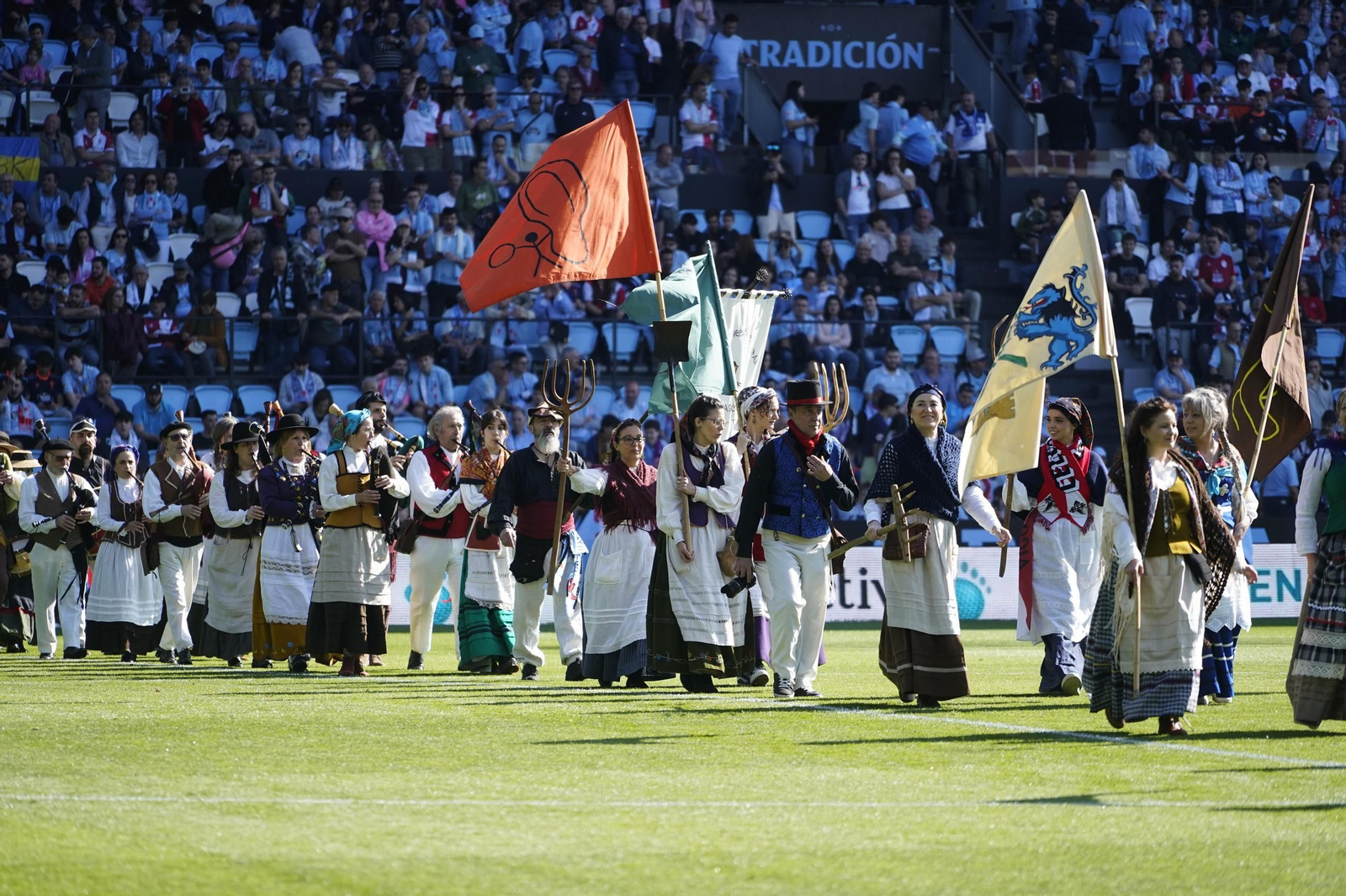Galería | El Celta y el Alavés se miden en Balaídos