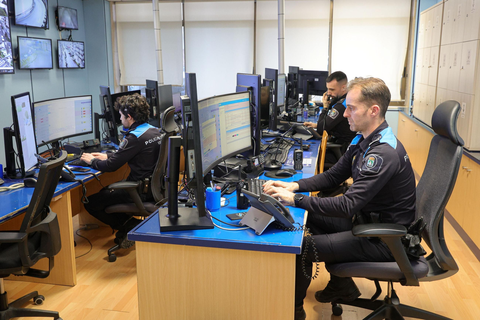 Galería | Niños y mayores descubren el trabajo de la Policía Local de Vigo