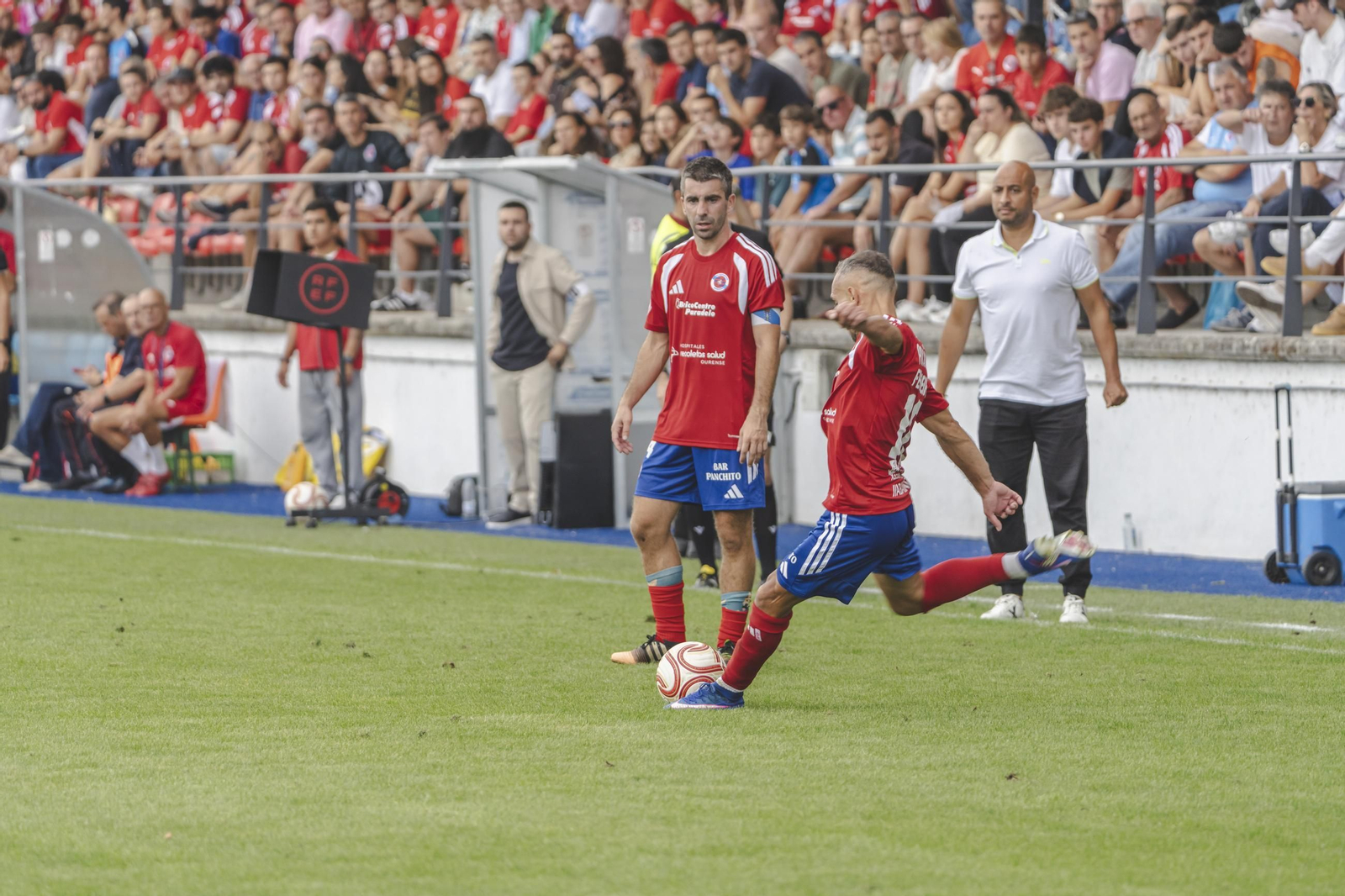 Galería | O Couto disfruta con el estreno de la UD Ourense en Primera Federación, en fotos