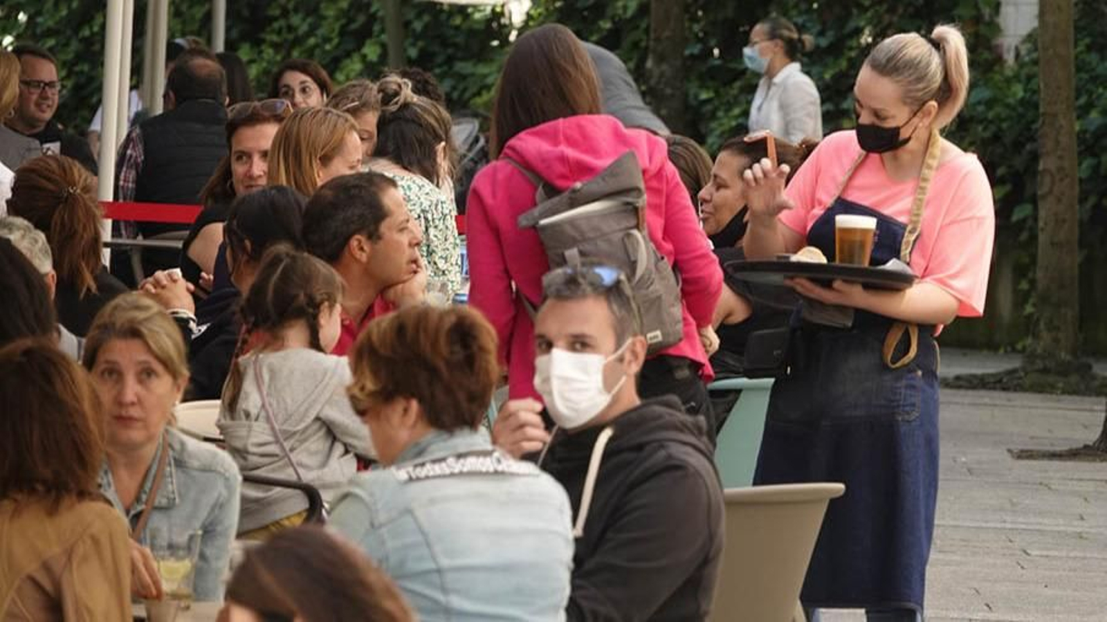 La nueva ordenanza permitirá que los locales de hostelería dispongan de terrazas cubiertas durante todo el año.
