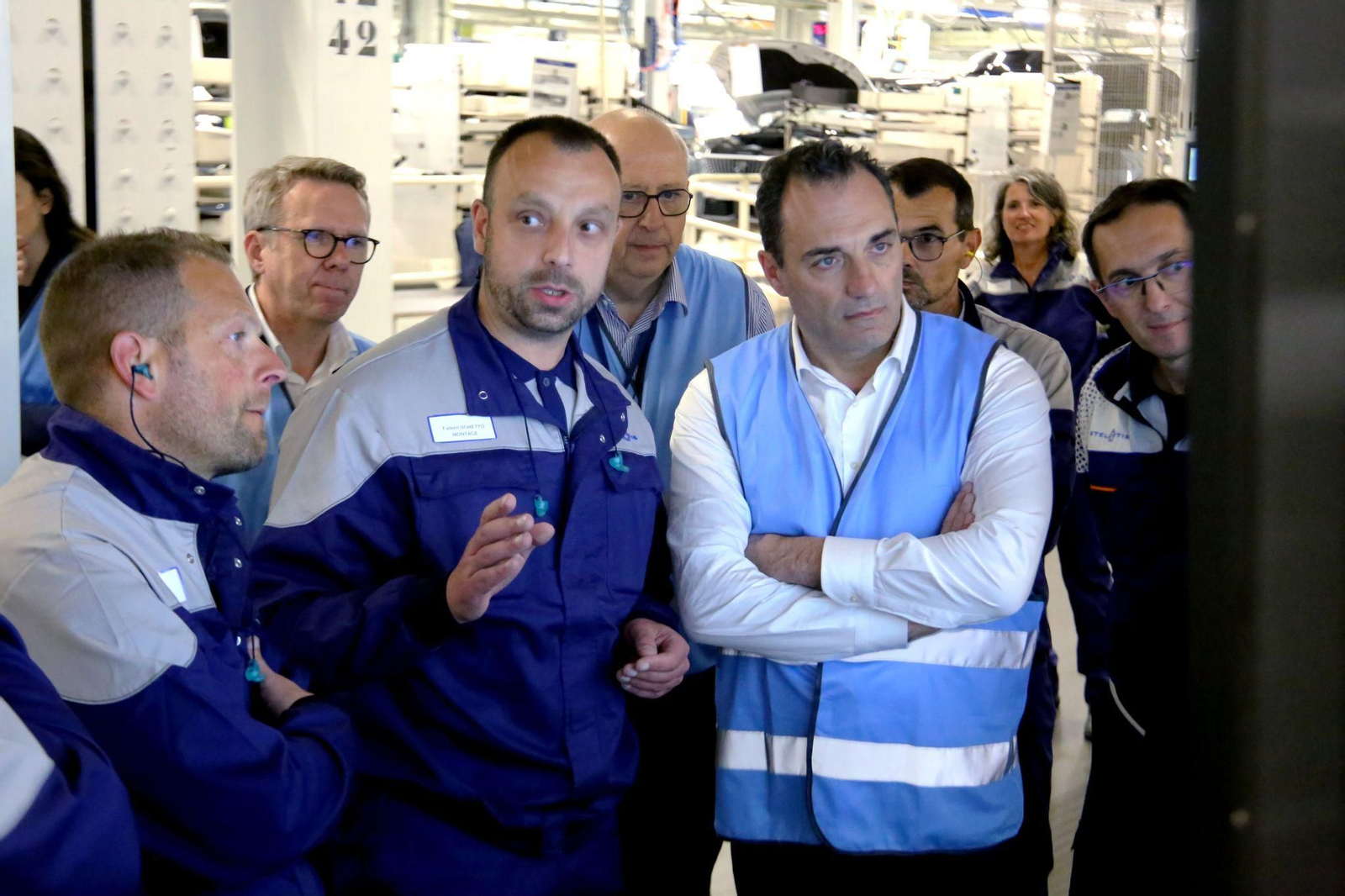 Antonio Filosa empezó su tour europeo por Francia y estuvo en Sochaux con Jean-Philippe Imparato.