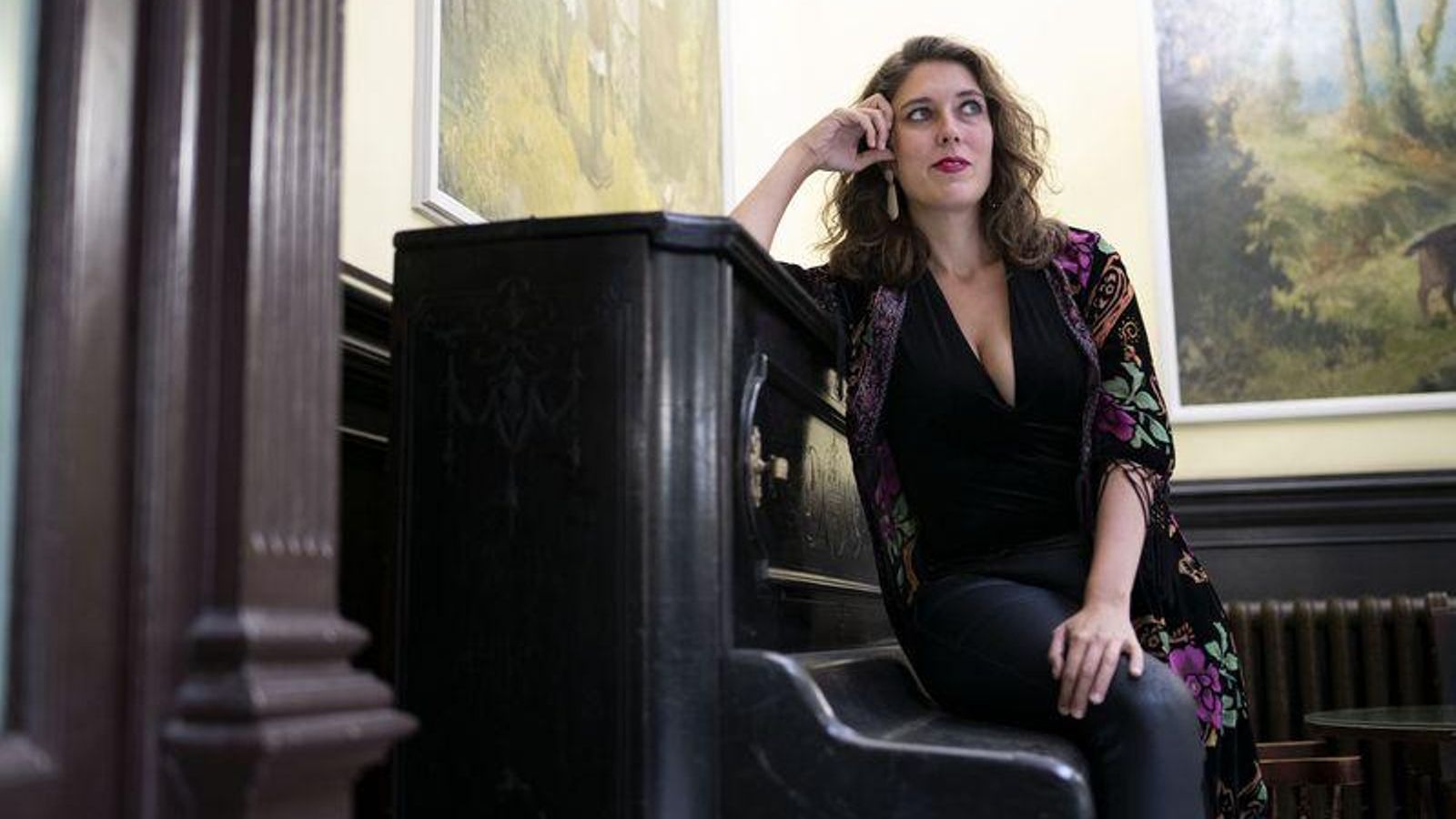 Ourense. 02/10/2020. Portada y venia del suplemento Vida a la actriz Lucía Álvarez. Foto: Xesús Fariñas