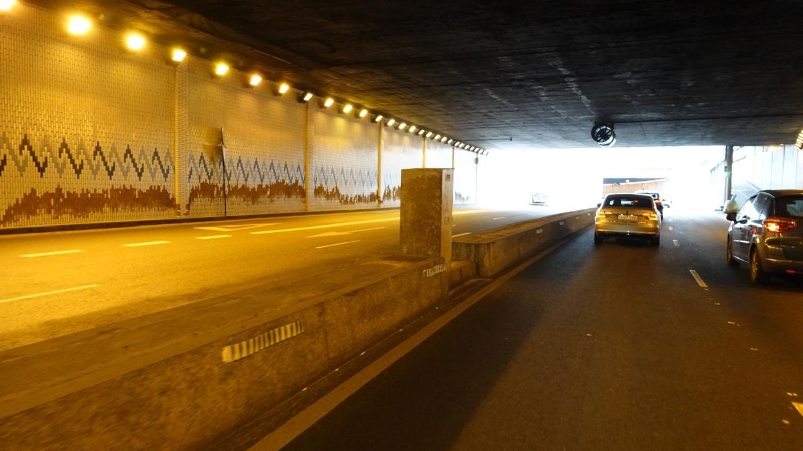 Uno de los tres del túnel: solo funciona uno.