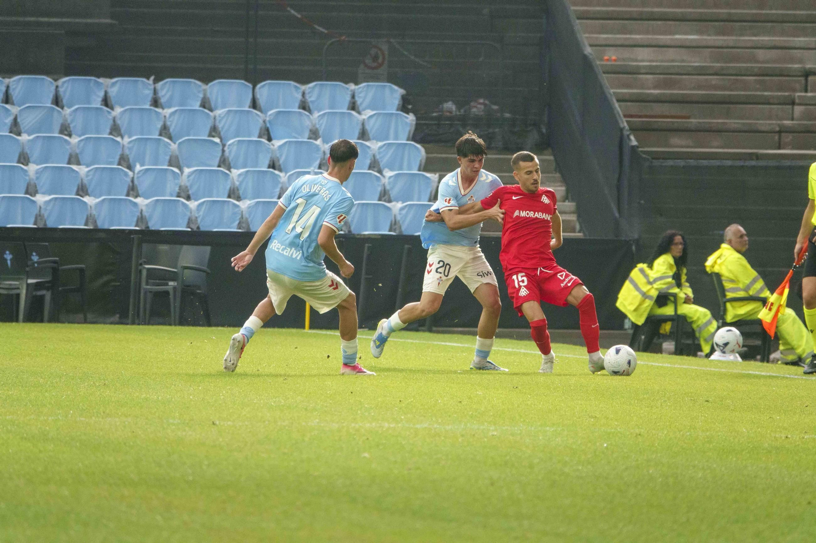 Galería | El Celta Fortuna se estrena como local en Segunda División