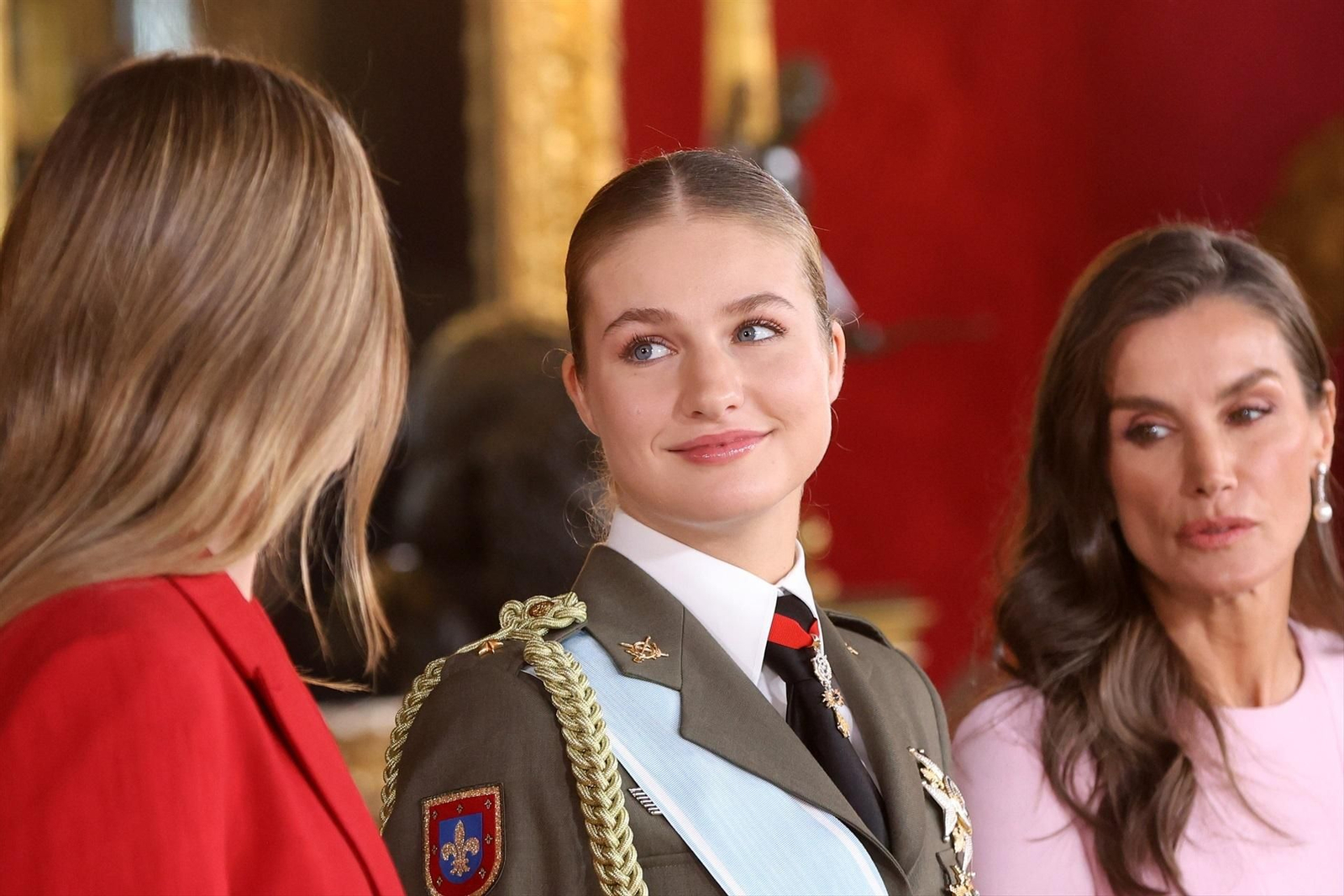 Galería | Los reyes, la princesa Leonor y la infanta Sofía presiden la recepción del 12 de octubre