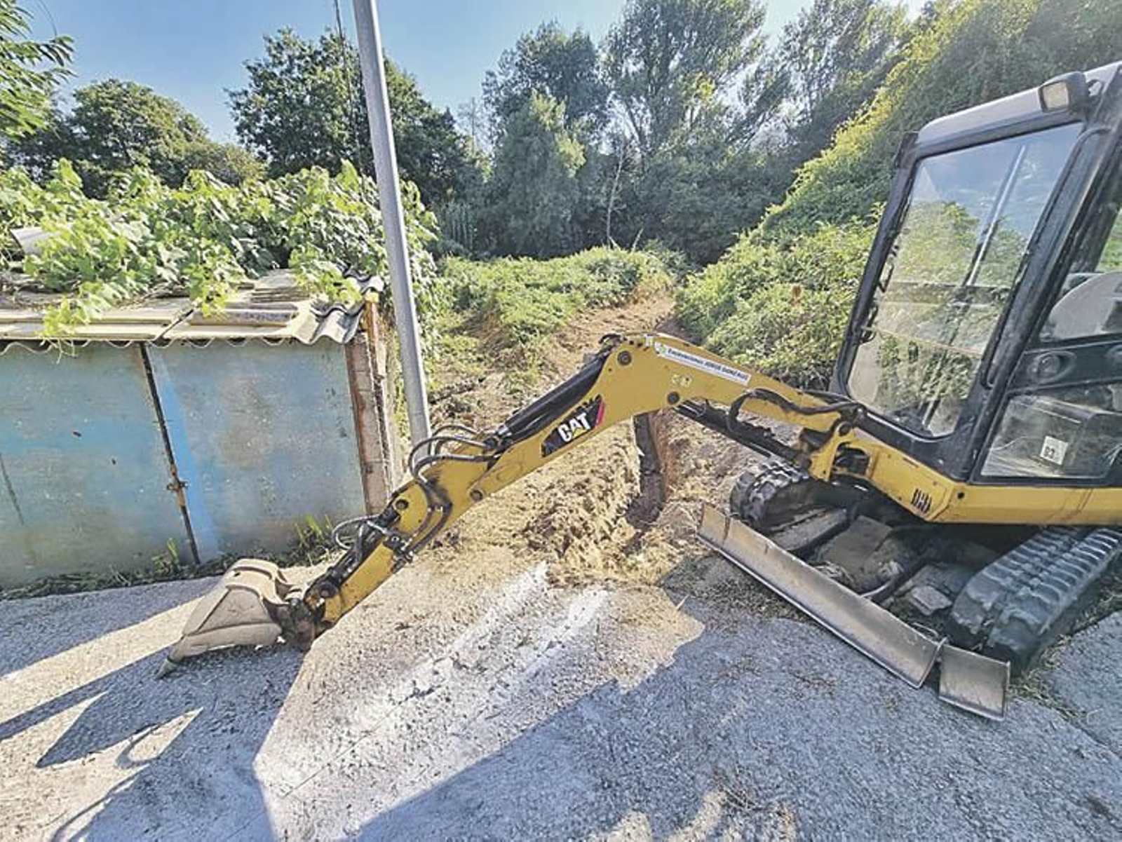 Las obras para captar agua del Avia arrancaron ayer.