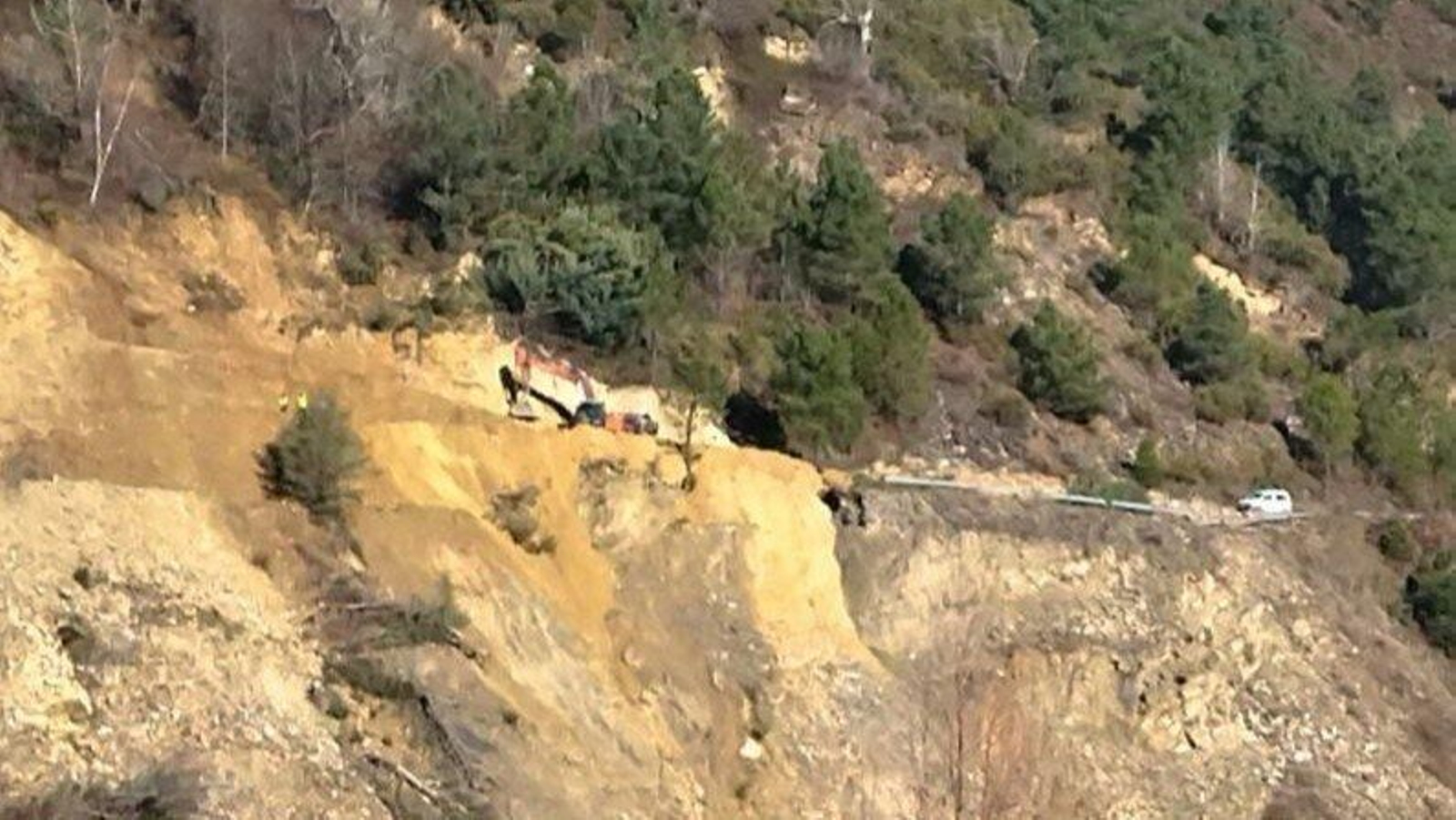 Maquinaria en el acceso.