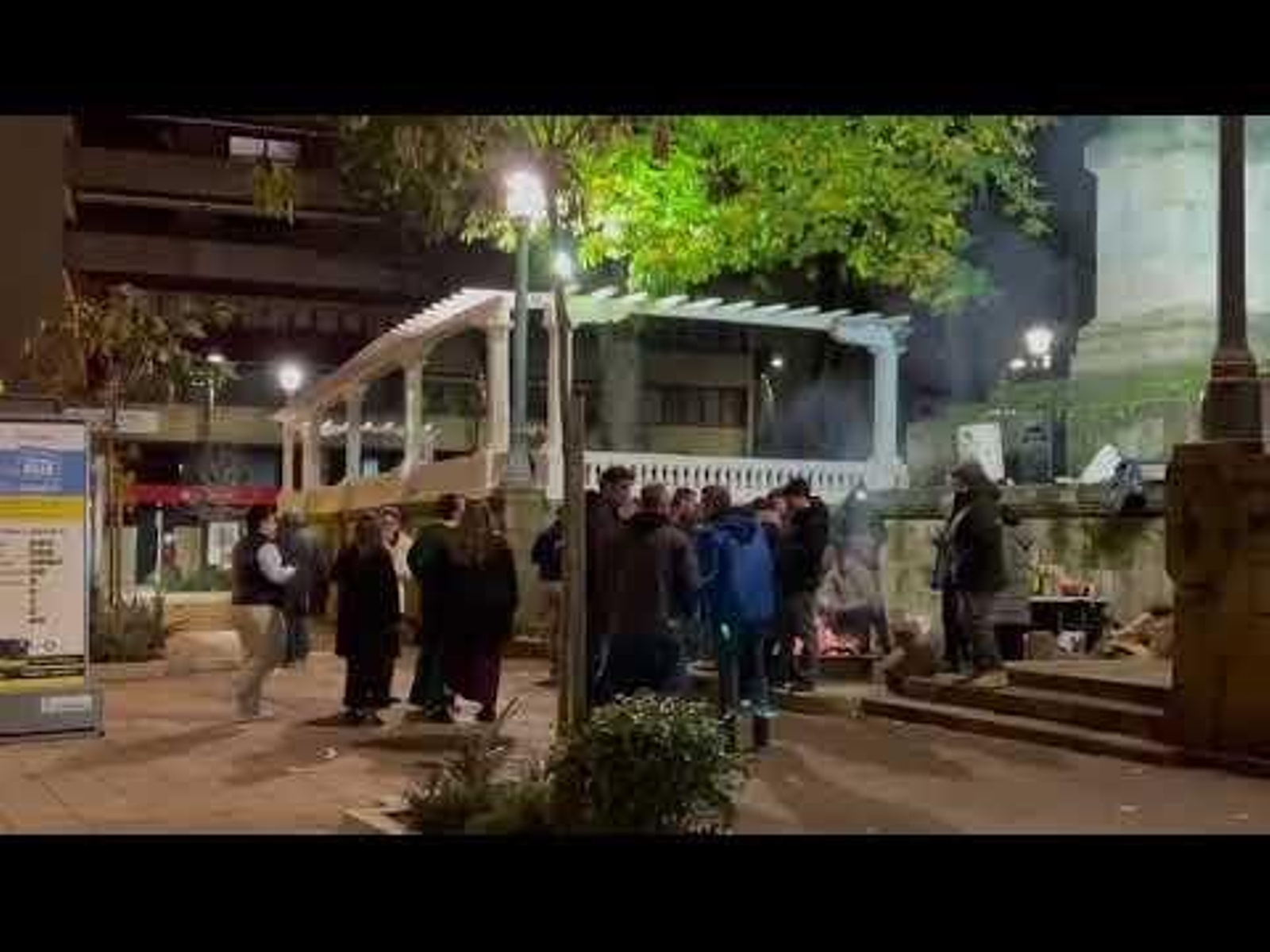 Con tractores y música los vecinos de Ourense dan la bienvenida al 2026