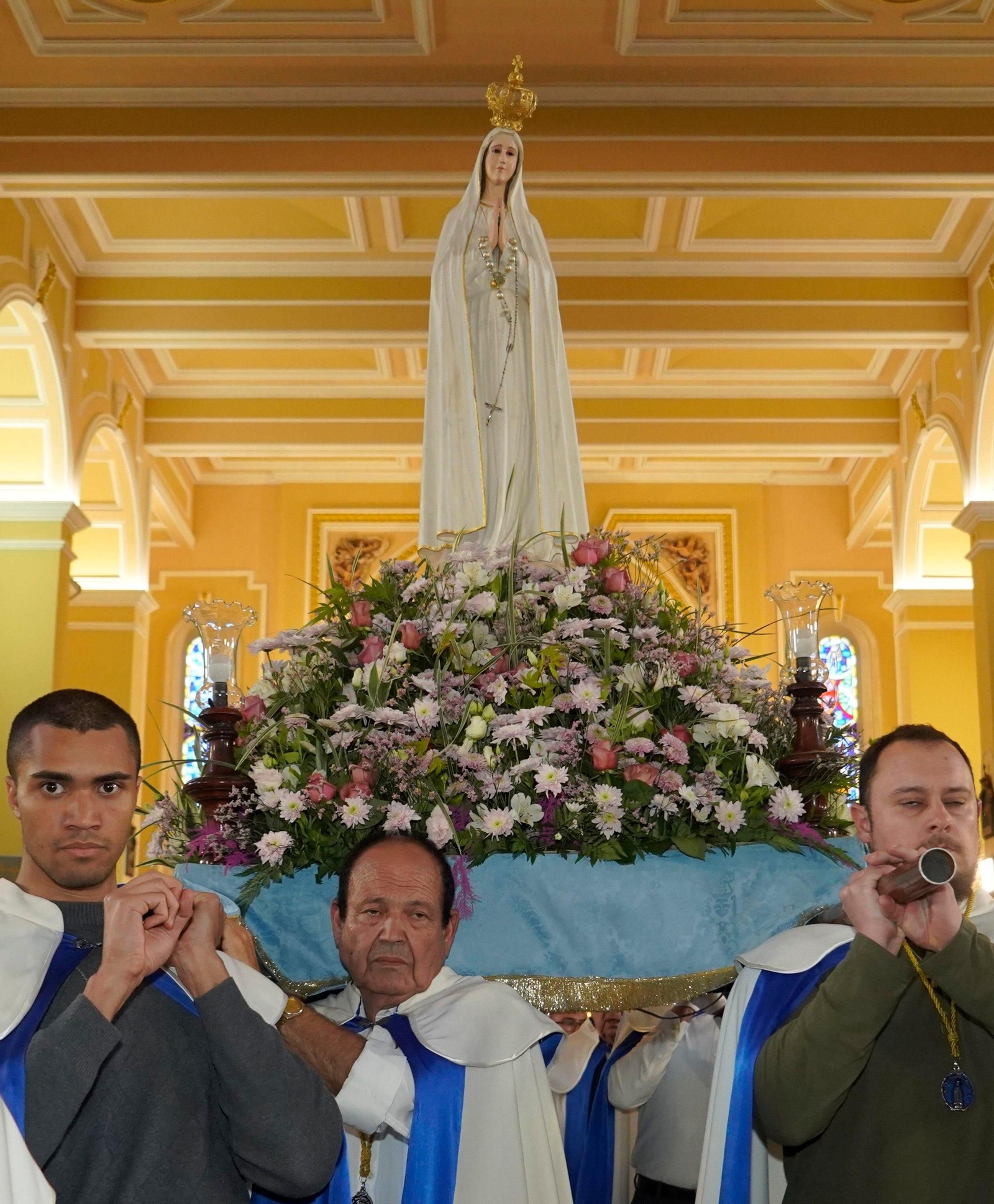 Galería | La devoción recorre las calles de Vigo por la Virgen de Fátima