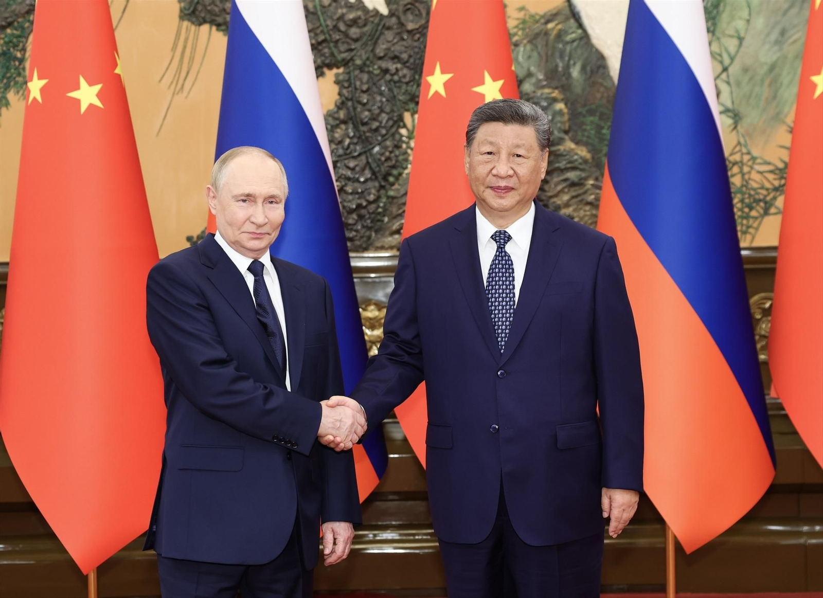 Los presidentes de Rusia y China, Vladimir Putin y Xi Jinping
