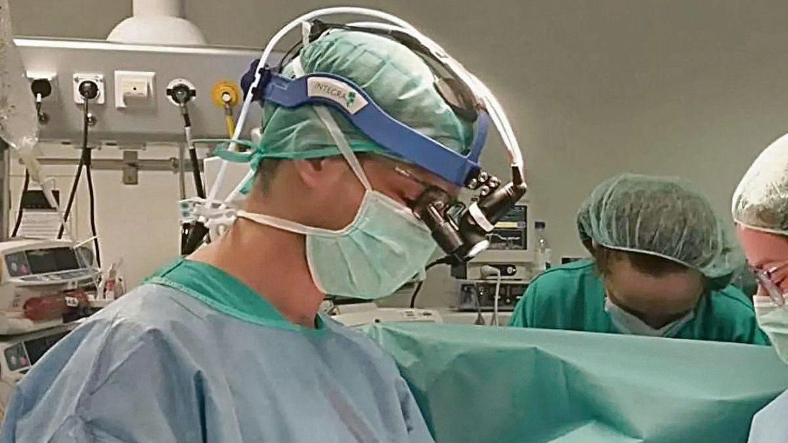 Carlos Velasco, cirujano cardíaco infantil del Chuac.