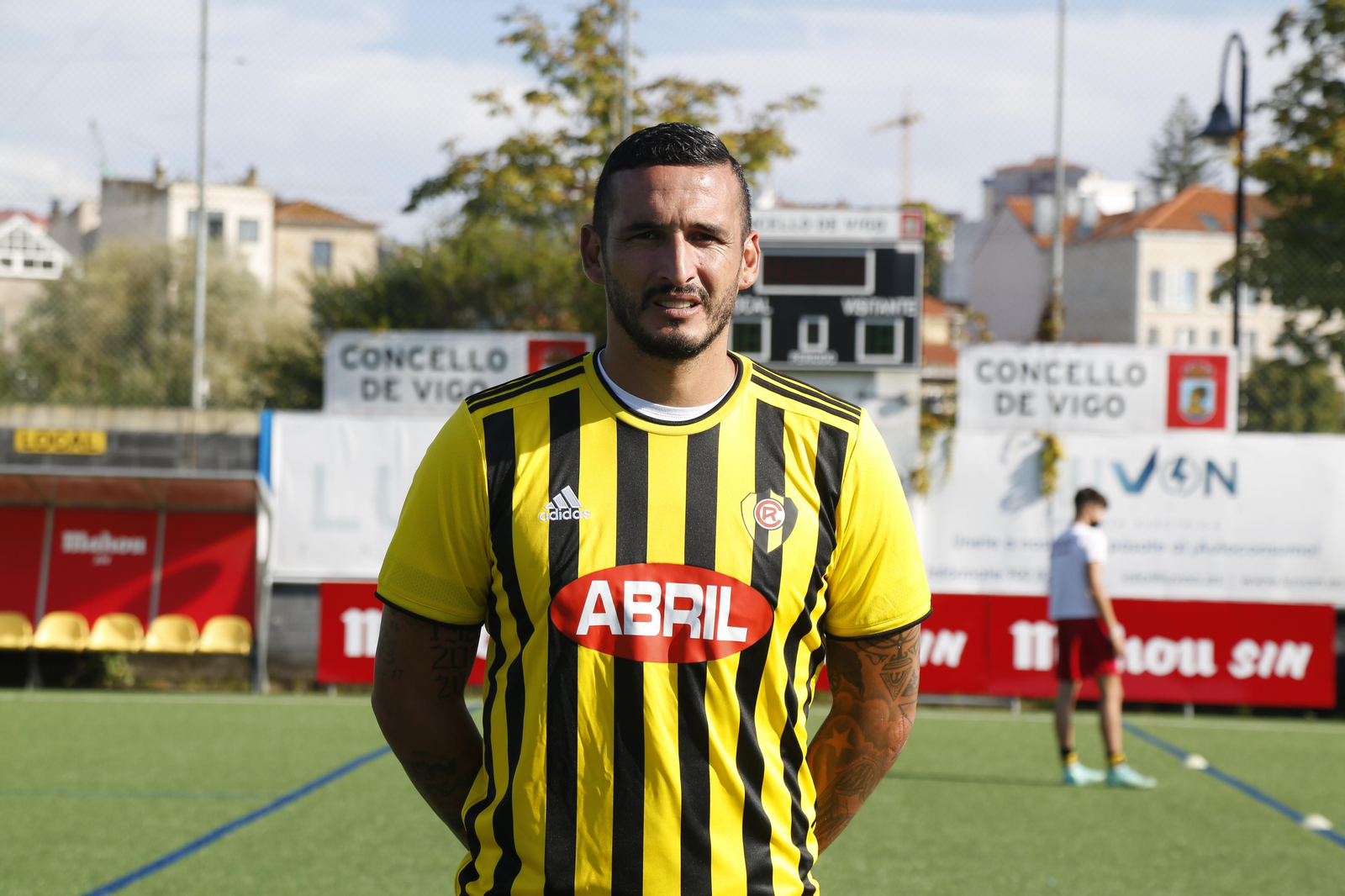 Gastón Cellerino, ex del Celta, presentado este lunes con el Rápido de Bouzas. // J.V. Landín