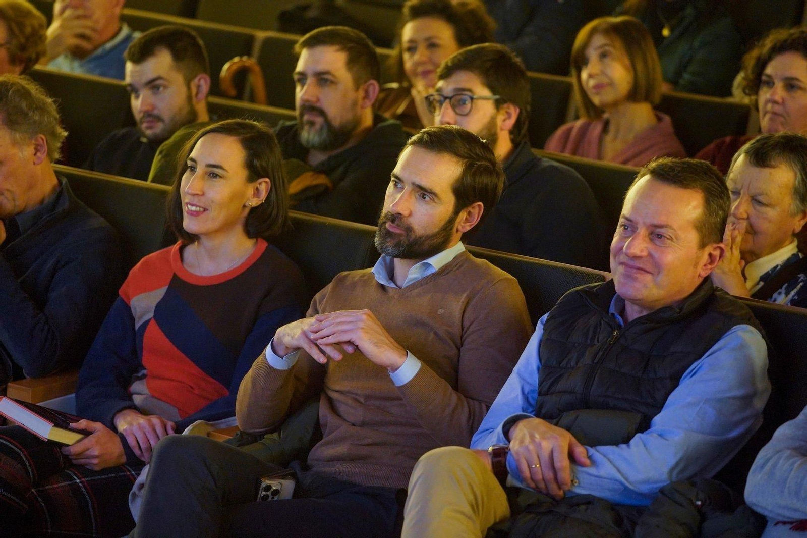 Ana Laura Iglesias, Gorka Gómez y Carlos Barbosa en el Foro Atlántico.