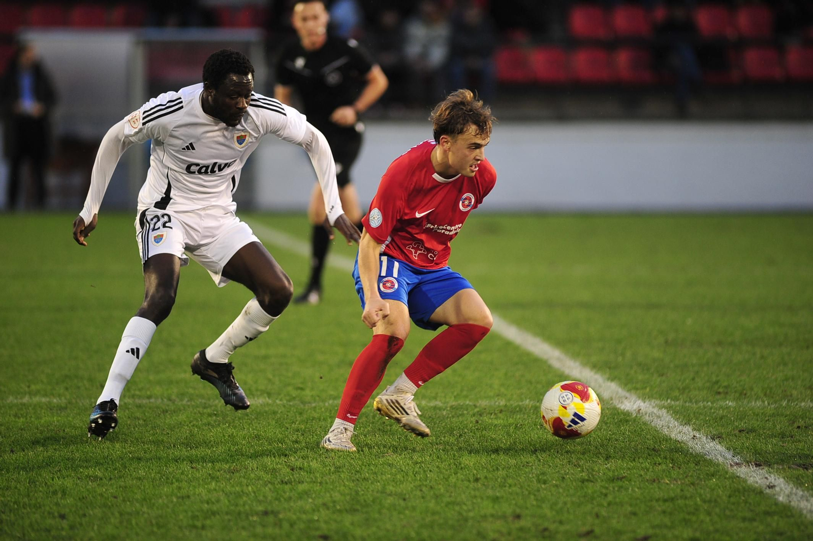 Galería | La UD Ourense gana y disfruta bajo la lluvia en O Couto