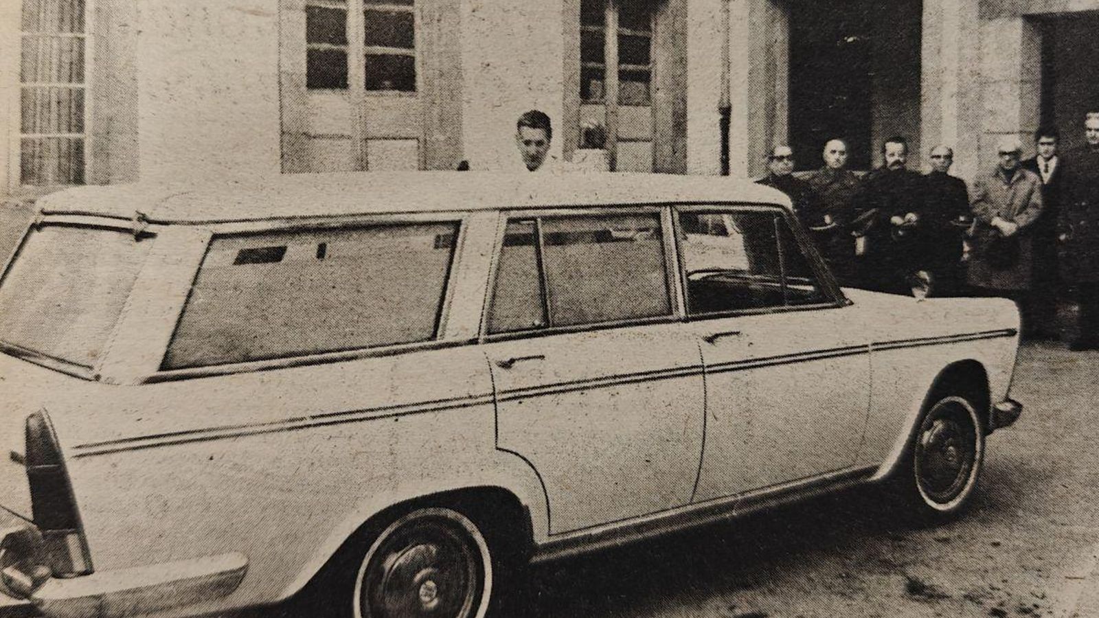 Bendición de la nueva ambulancia.